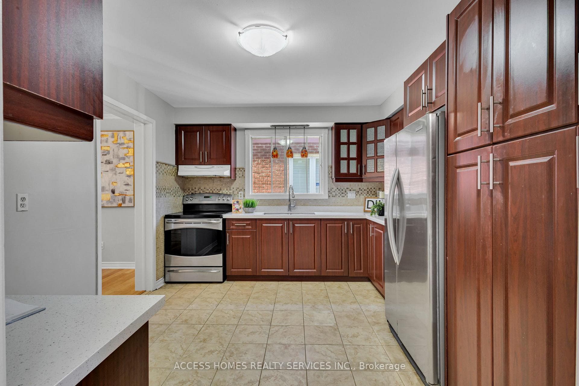 112 Banting Crescent photo 8