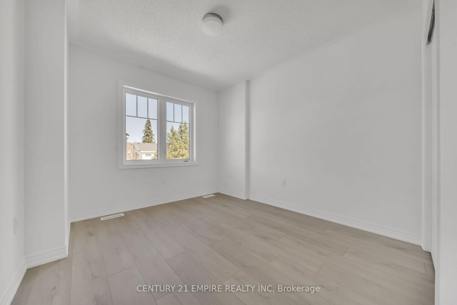 35 Edminston Drive photo 25