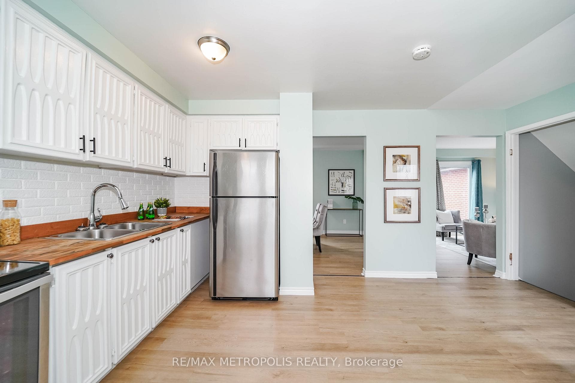 306 Lupin Drive photo 17