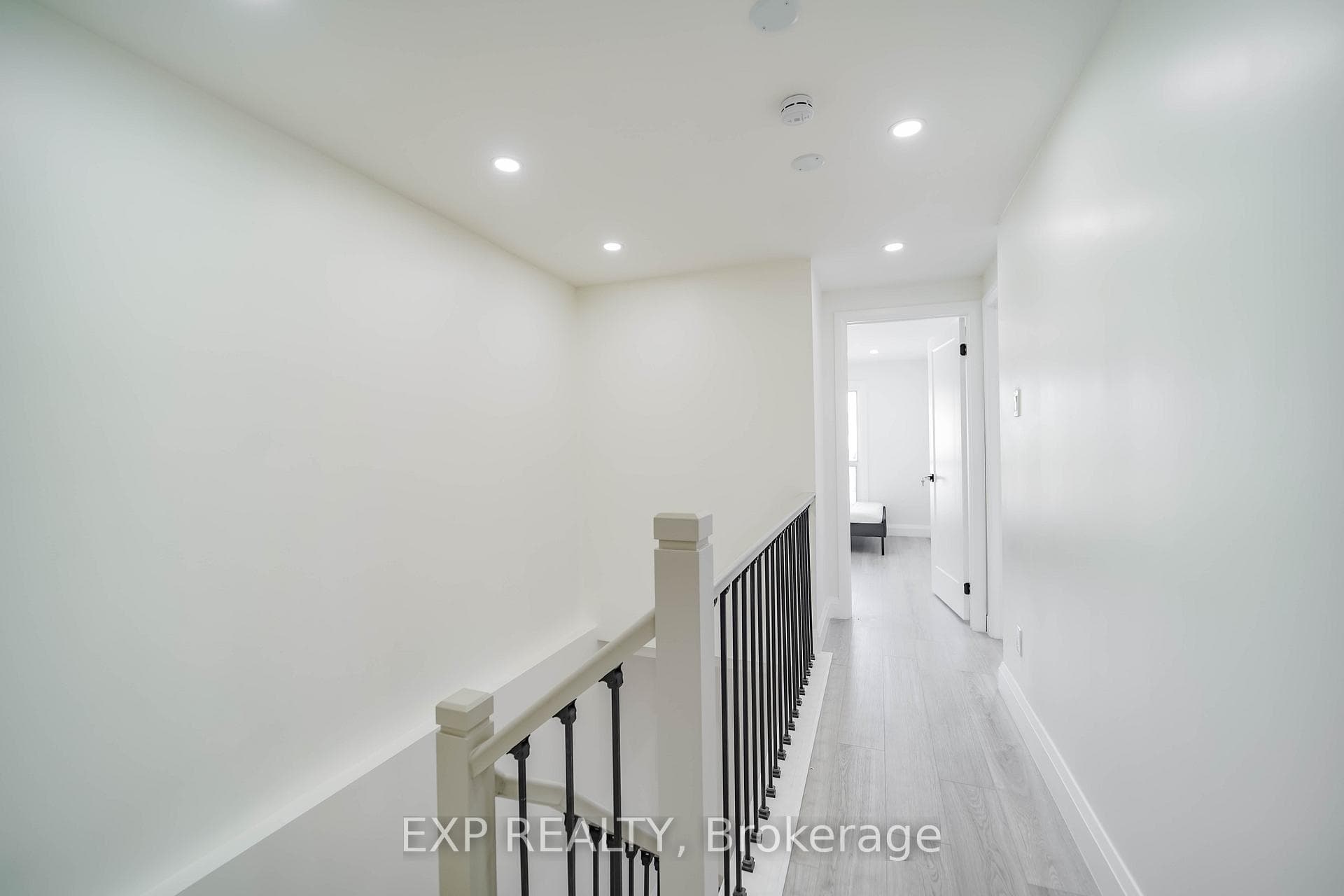 25 Nabob Crescent photo 37