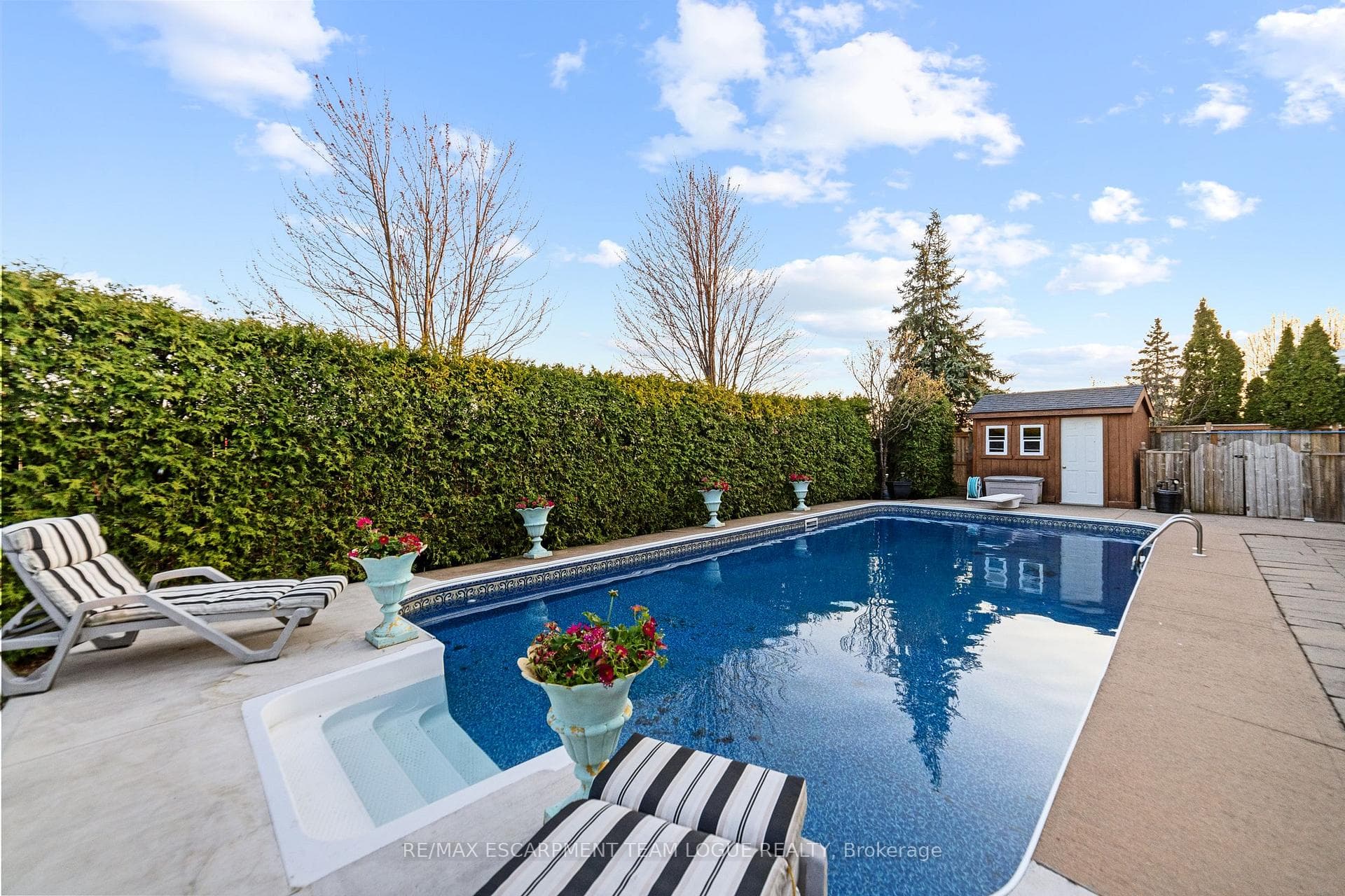 2108 DALECROFT Crescent photo 41