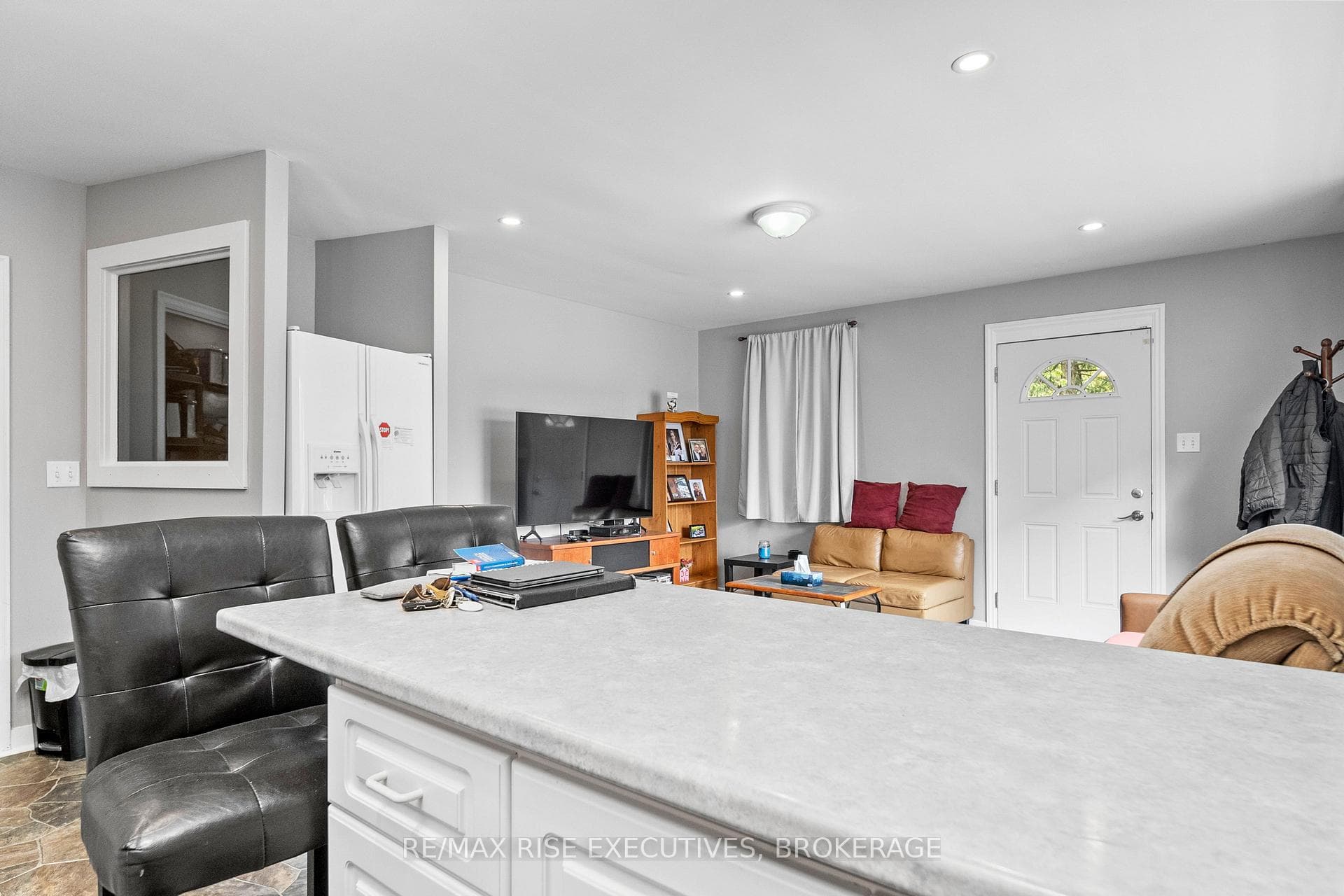 89 DUNDAS Street photo 12