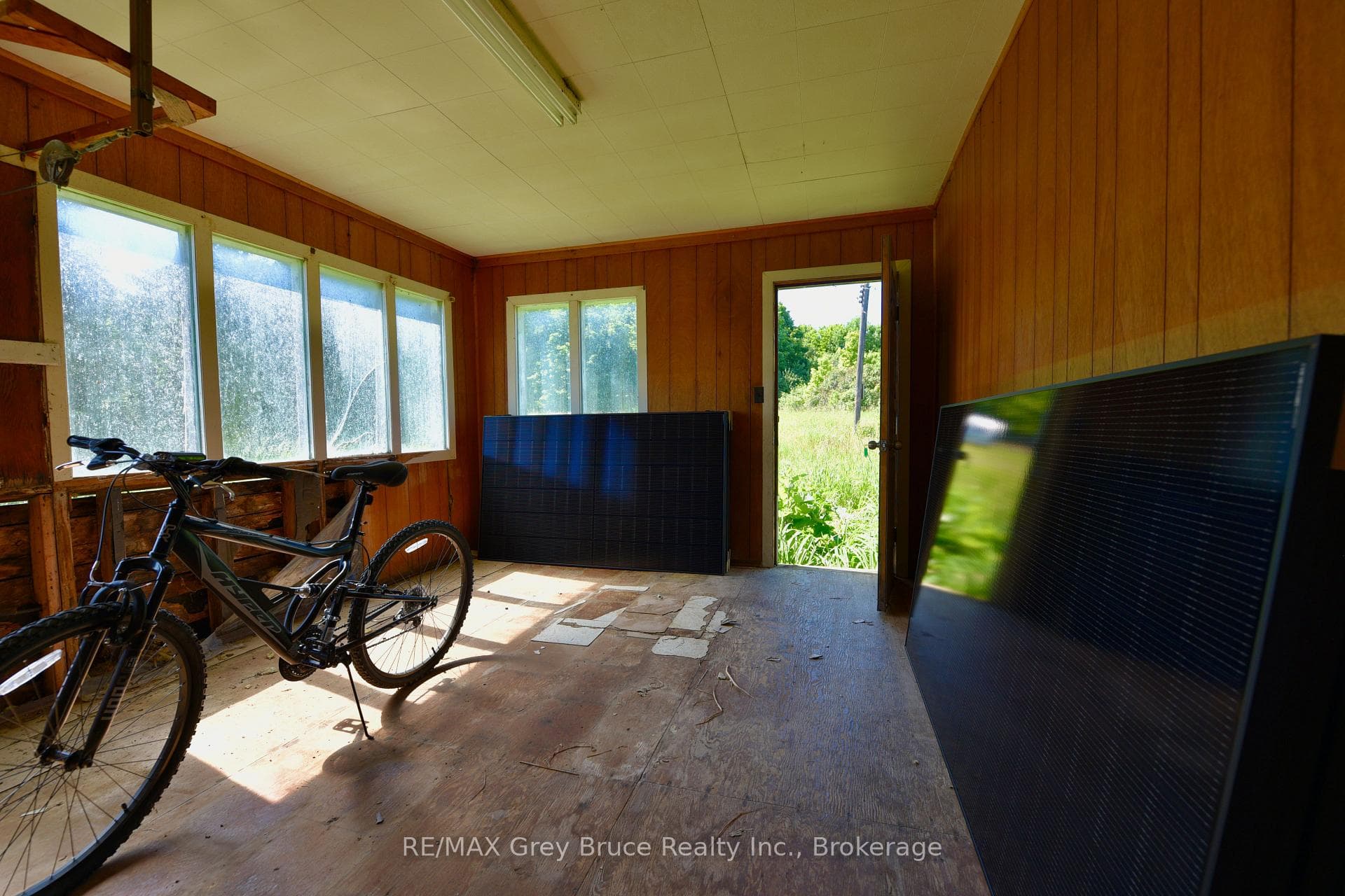 151 BARTLEY Drive photo 16