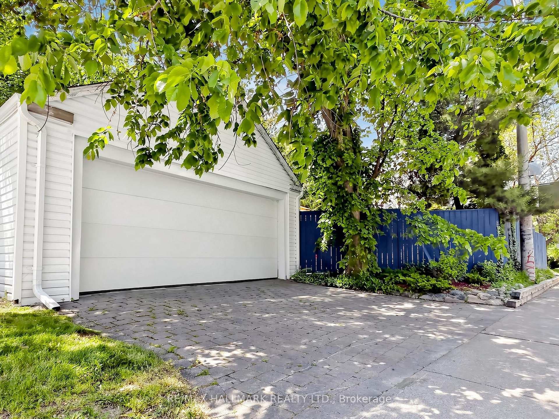 63 St Clements Avenue photo 50