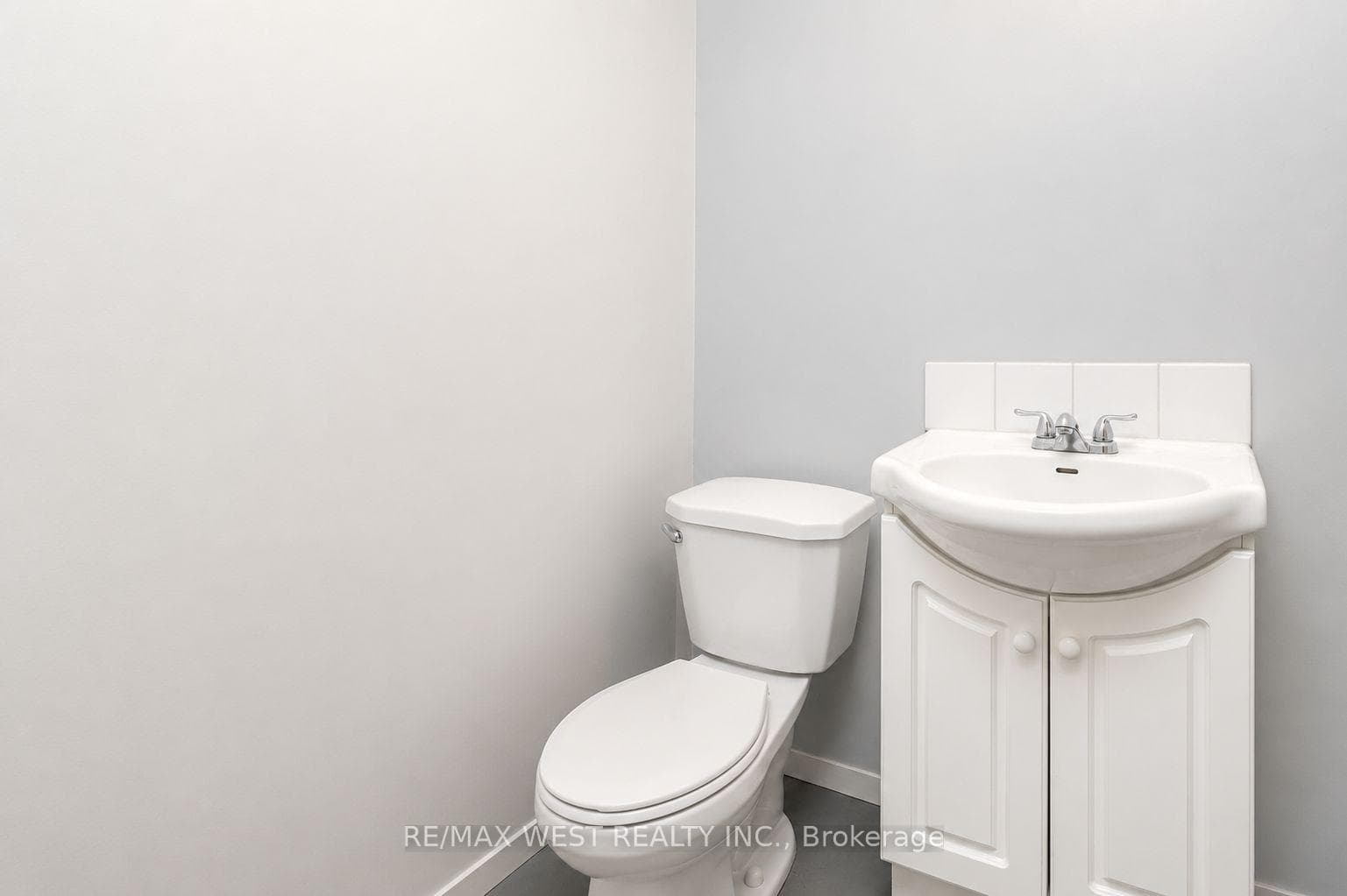 747 Birchwood Drive photo 26