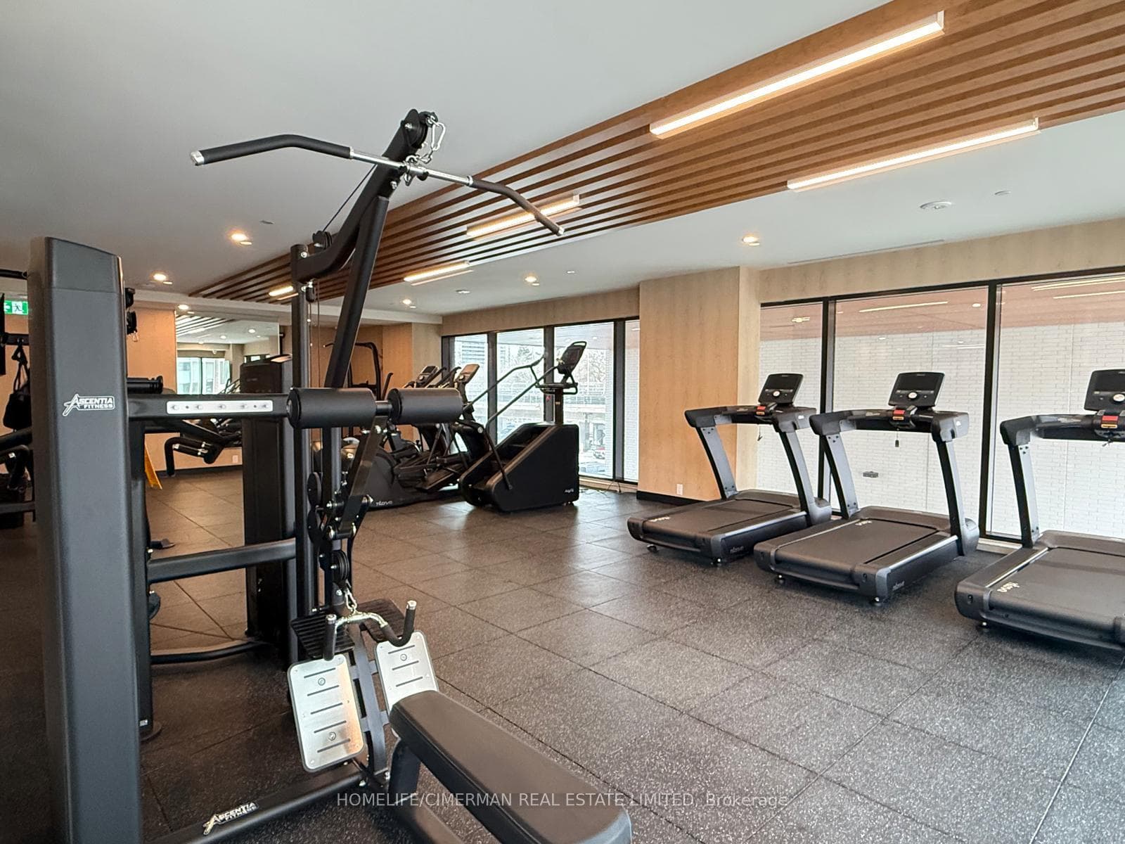 1660 Bloor Street Unit 810 photo 23