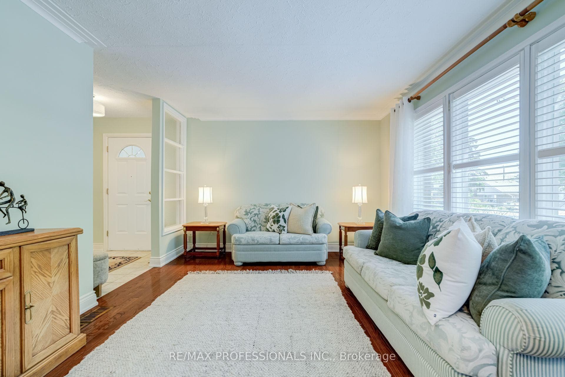 48 Genthorn Avenue photo 9