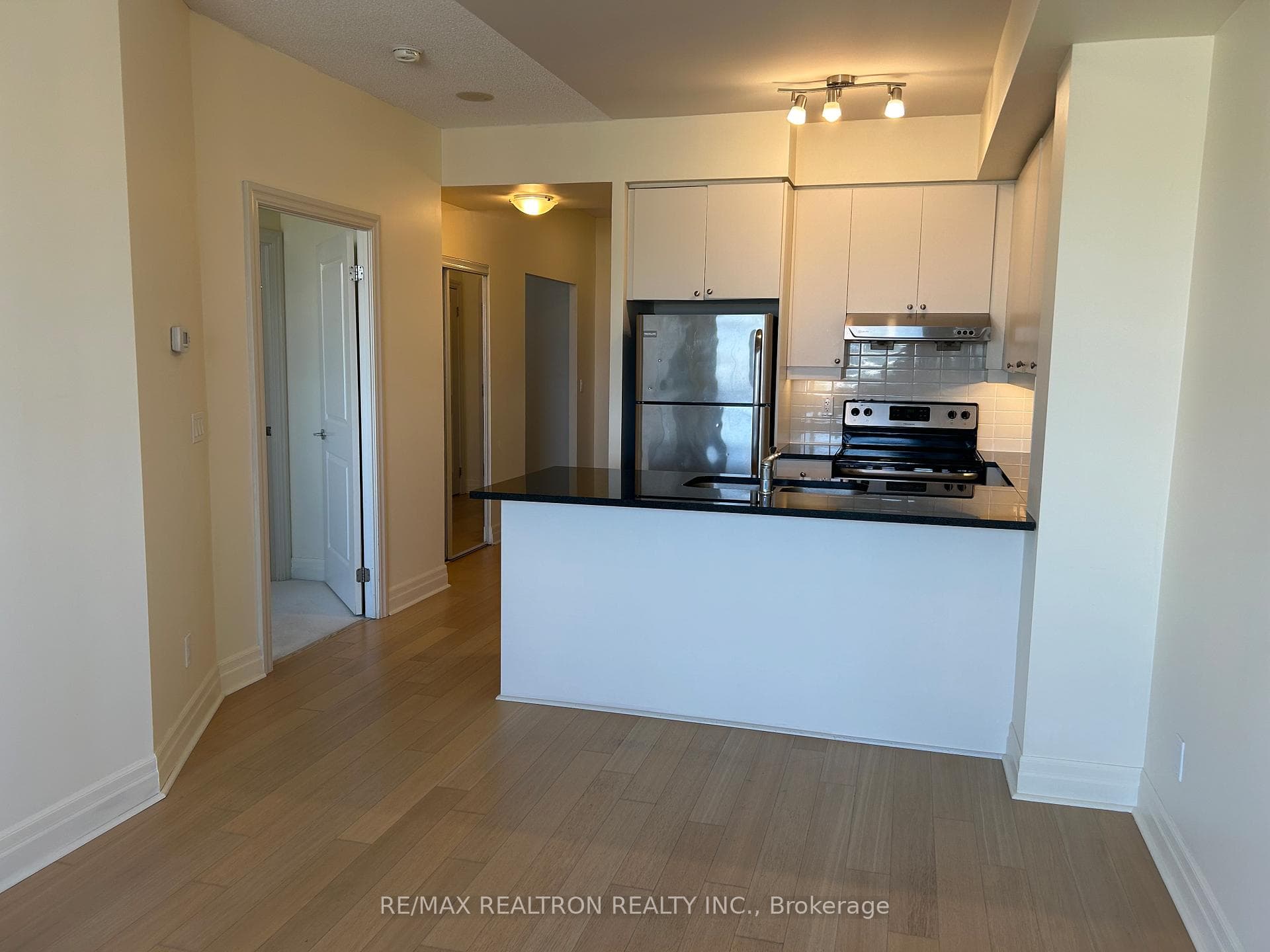 8130 Birchmount Road Unit 813 photo 16