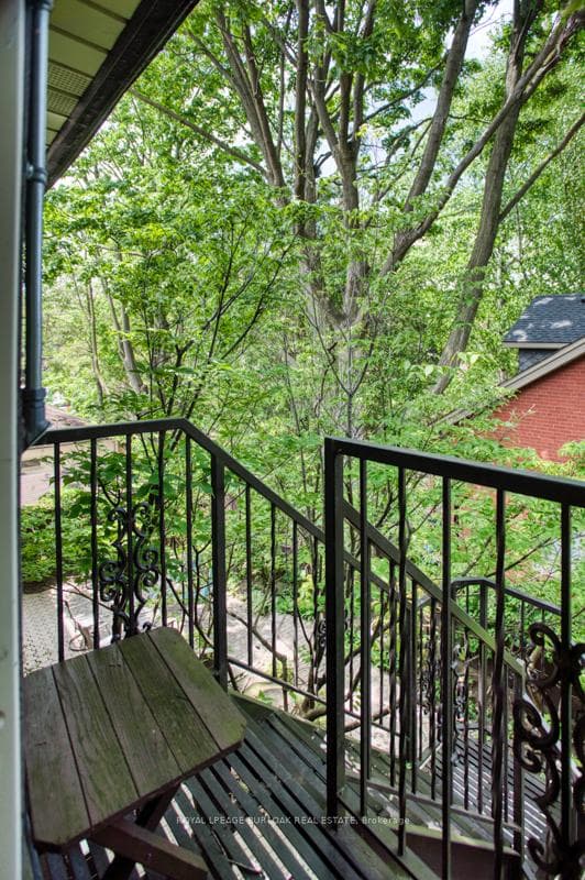 432 BURLINGTON Avenue Unit 6 photo 18