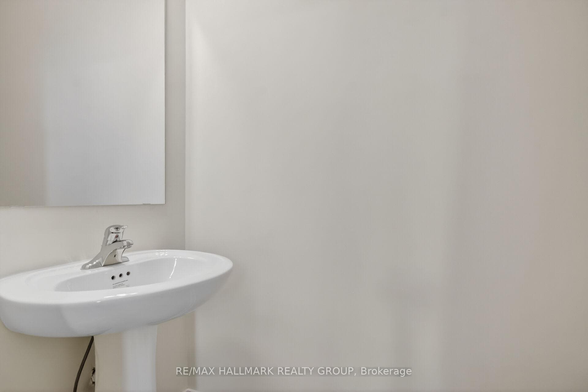 Part bath on lower landing