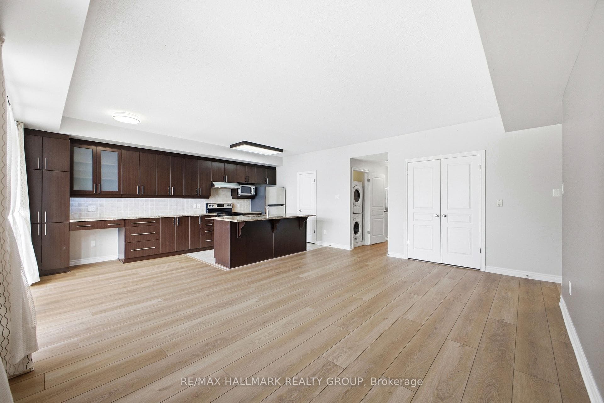 170 Hornchurch Lane Unit C photo 6