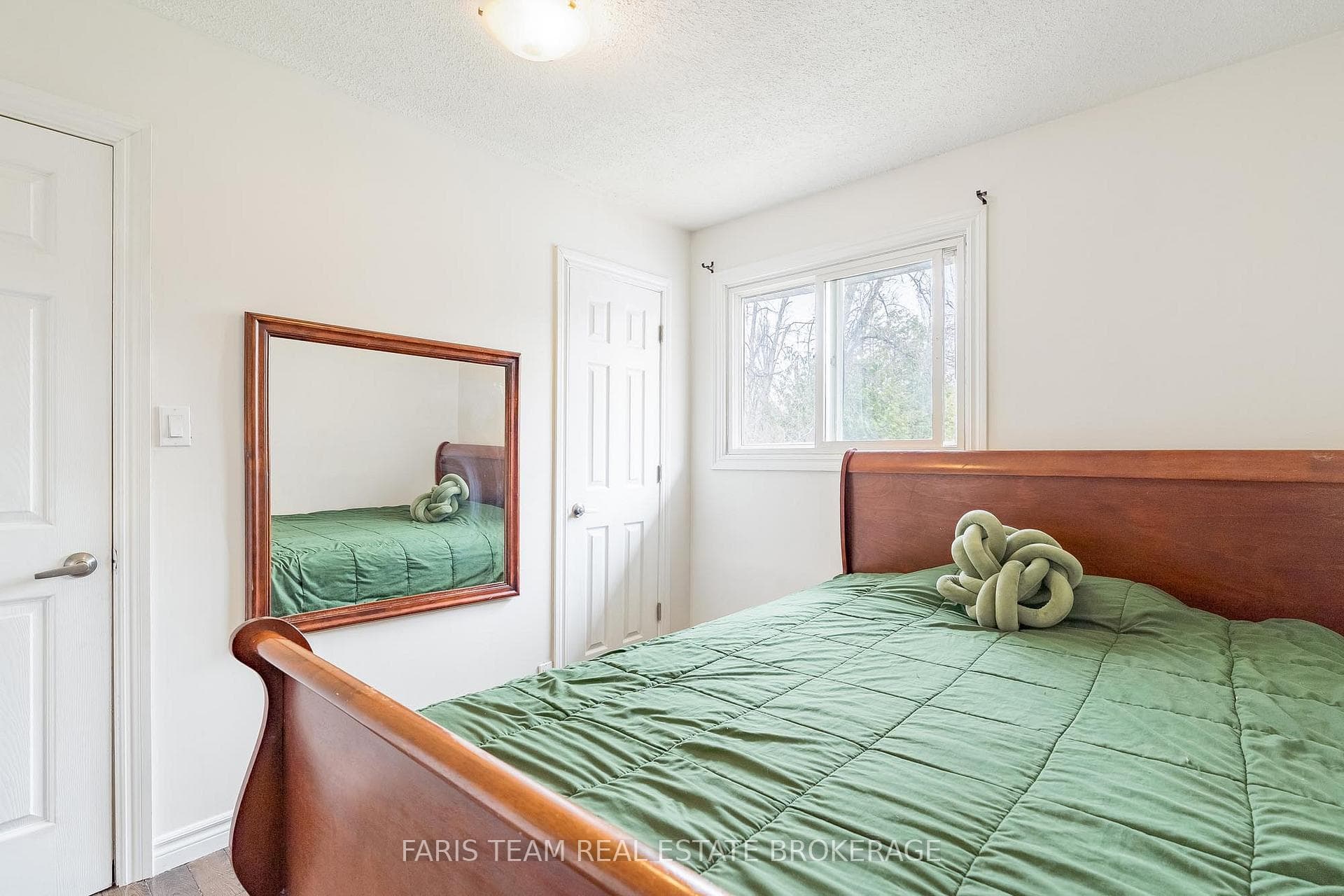 3554 Peter Street photo 26