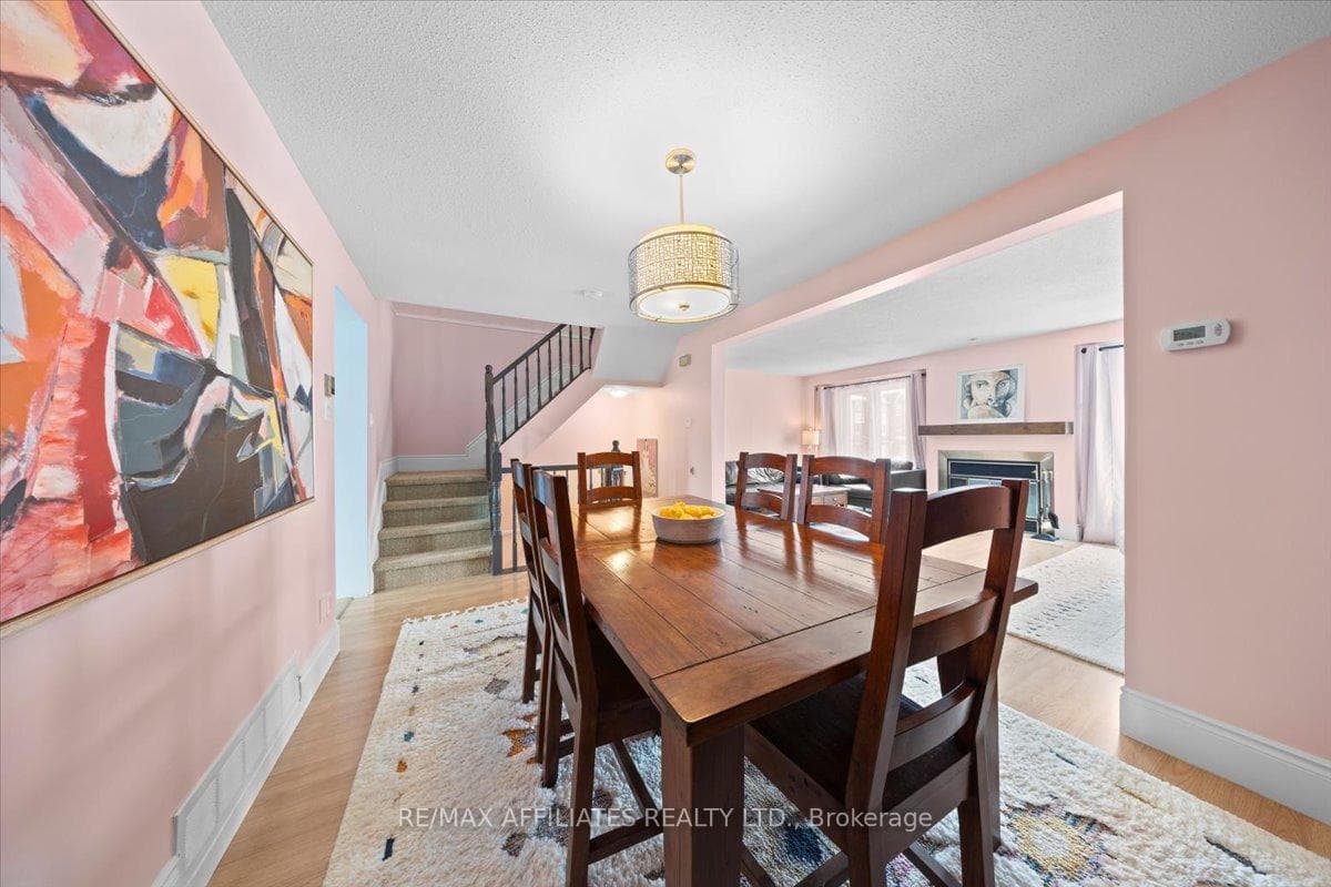 1840 Summerfields Crescent photo 16