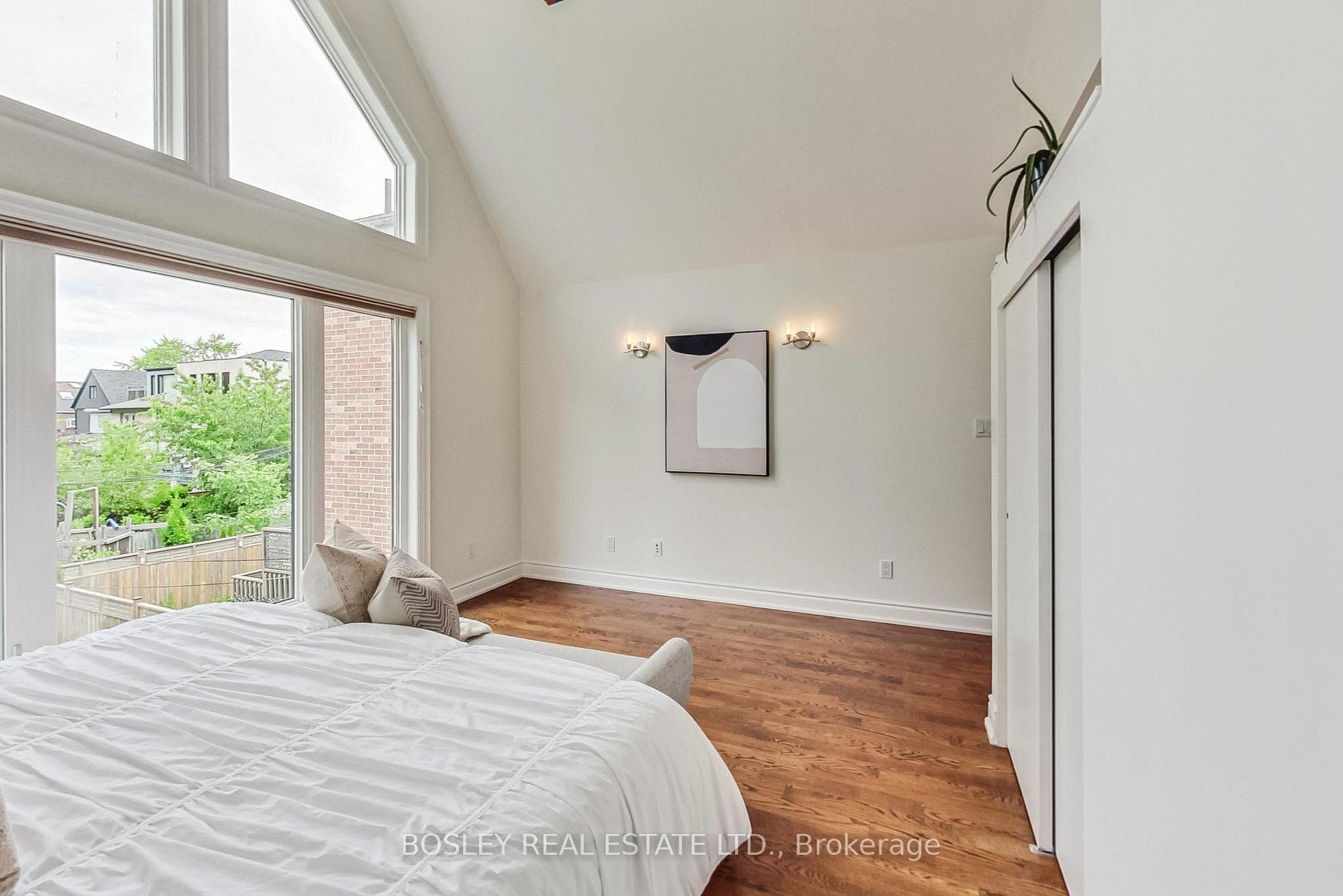 16 Cruikshank Avenue photo 21