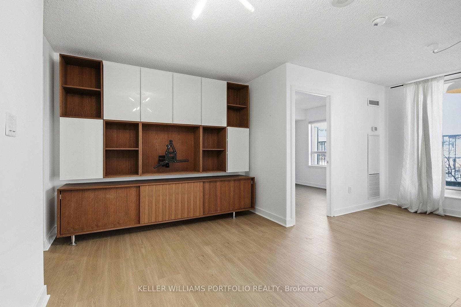 816 Lansdowne Avenue Unit 119 photo 7