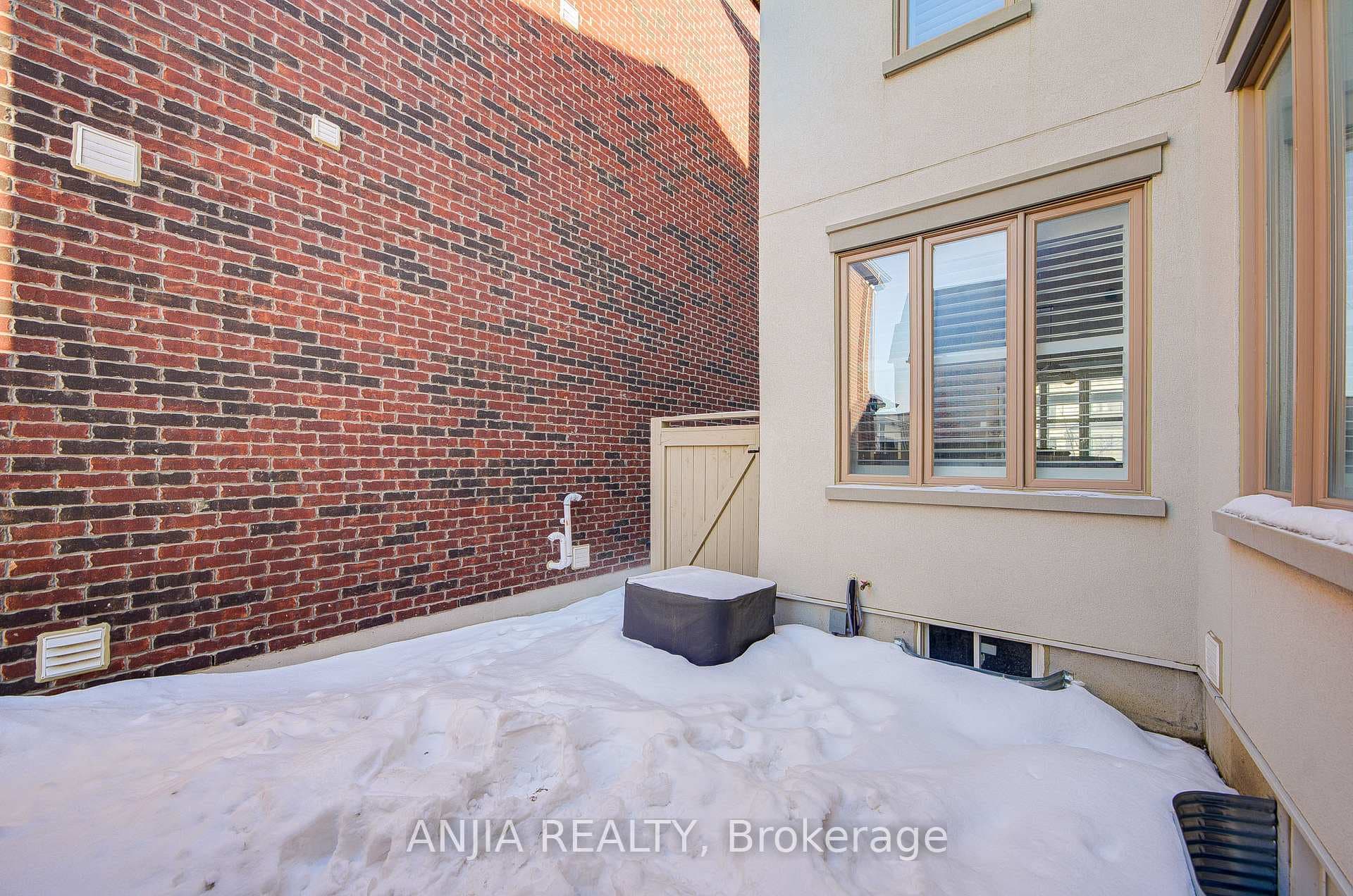 35 York Downs Boulevard photo 45