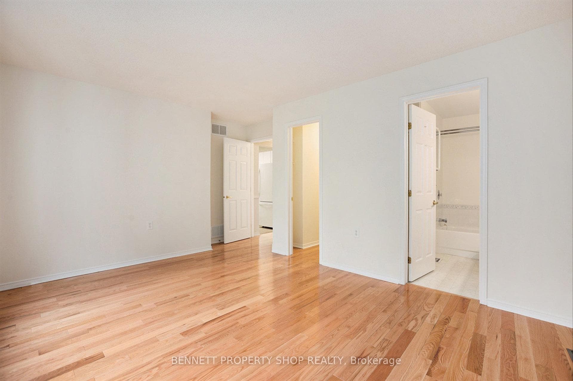 11 Billingham Crescent photo 17