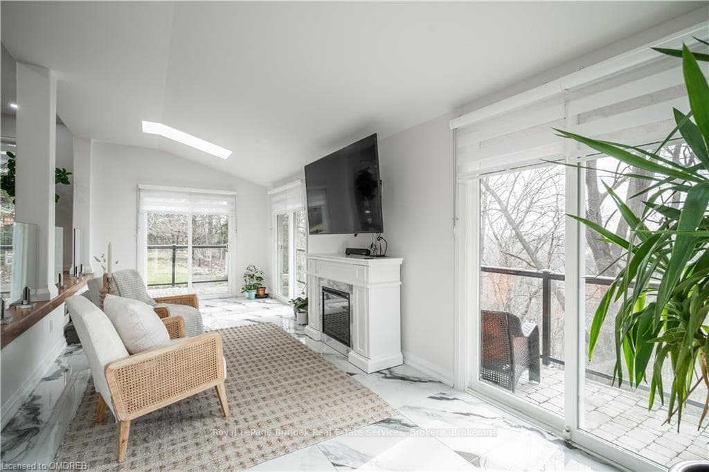 32 CLARA Crescent photo 8