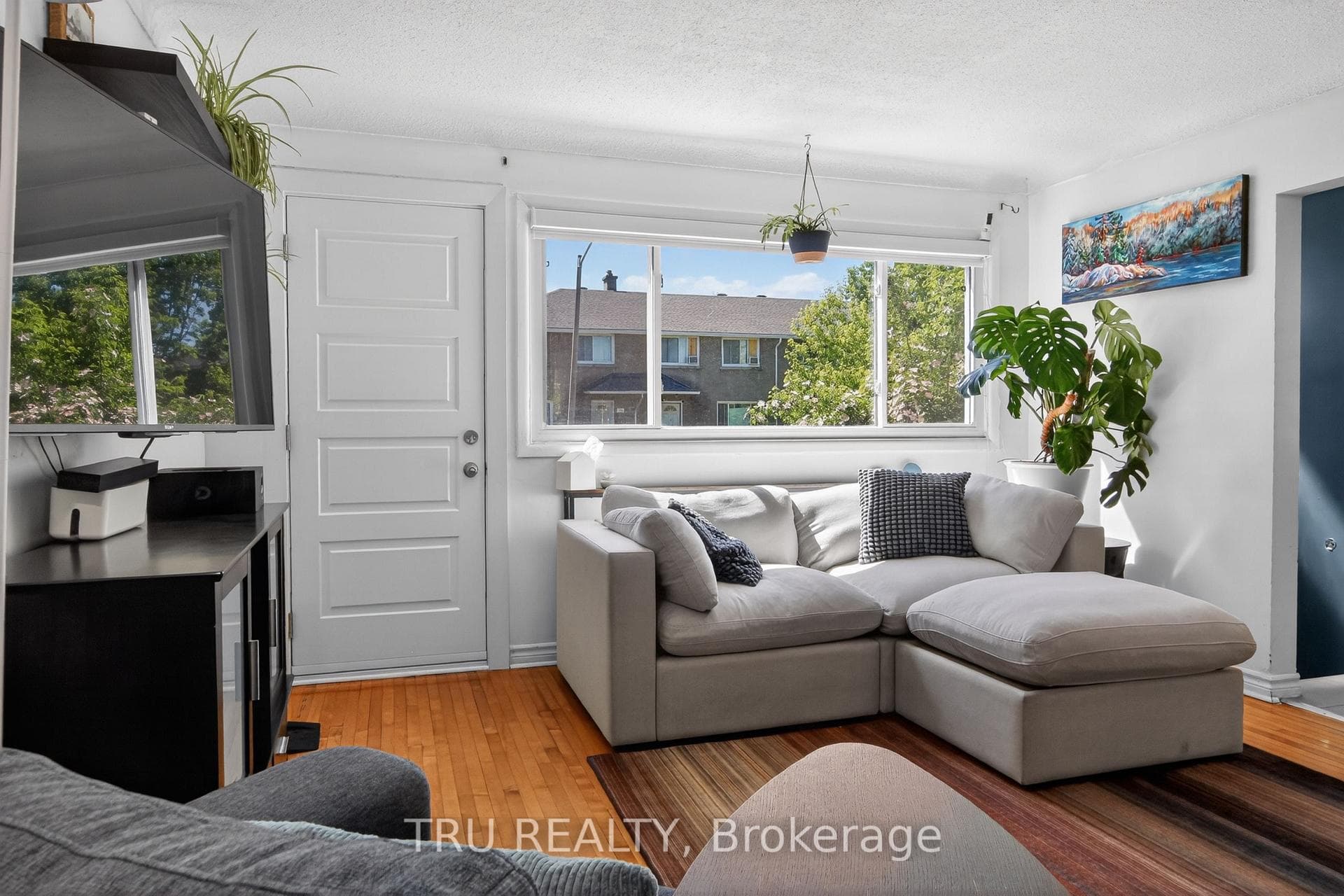 1253 Emperor Avenue photo 5