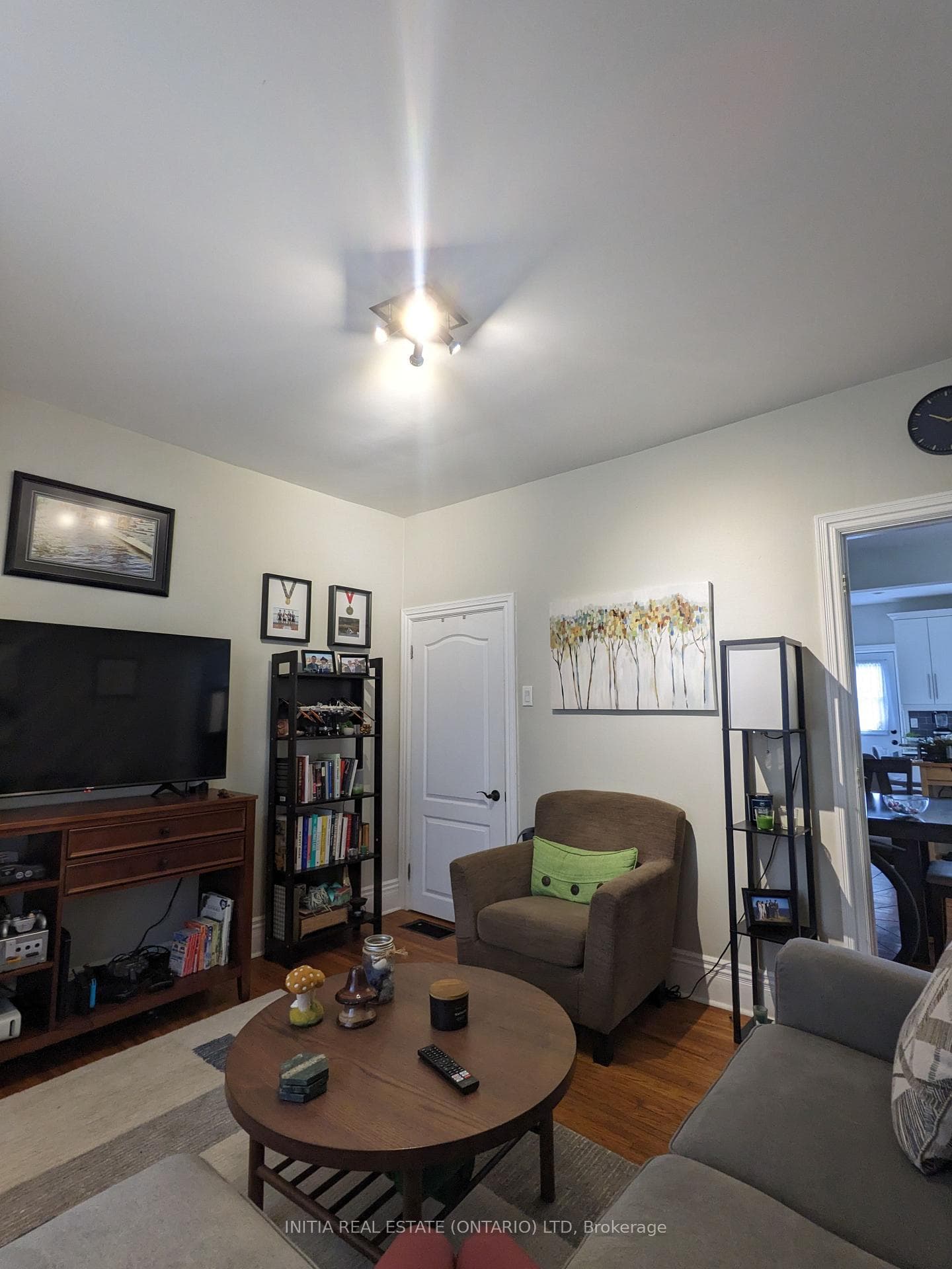 796 William Street photo 5