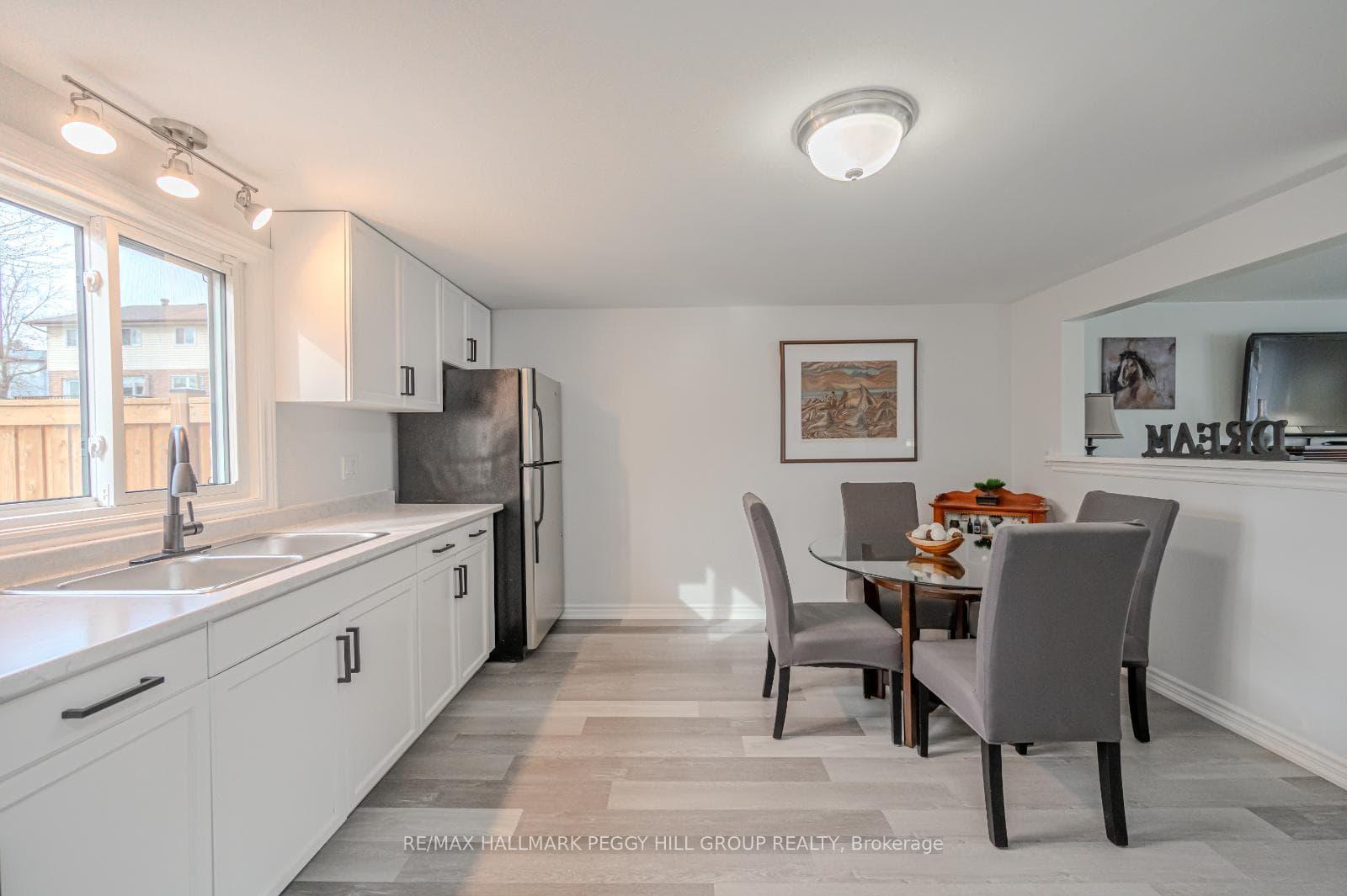 228 Margaret Street photo 6