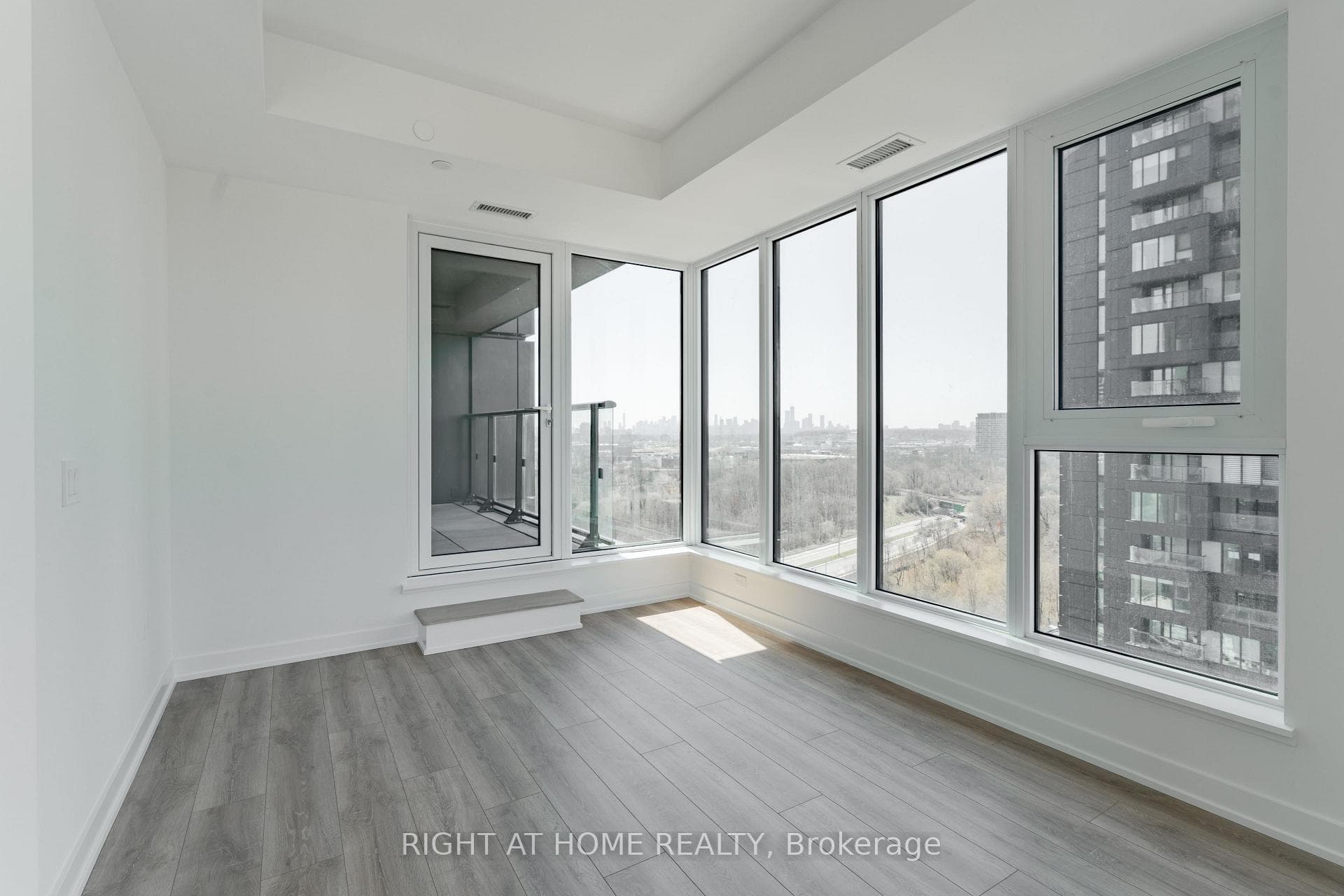 5 Quarrington Lane Unit 1403 photo 8