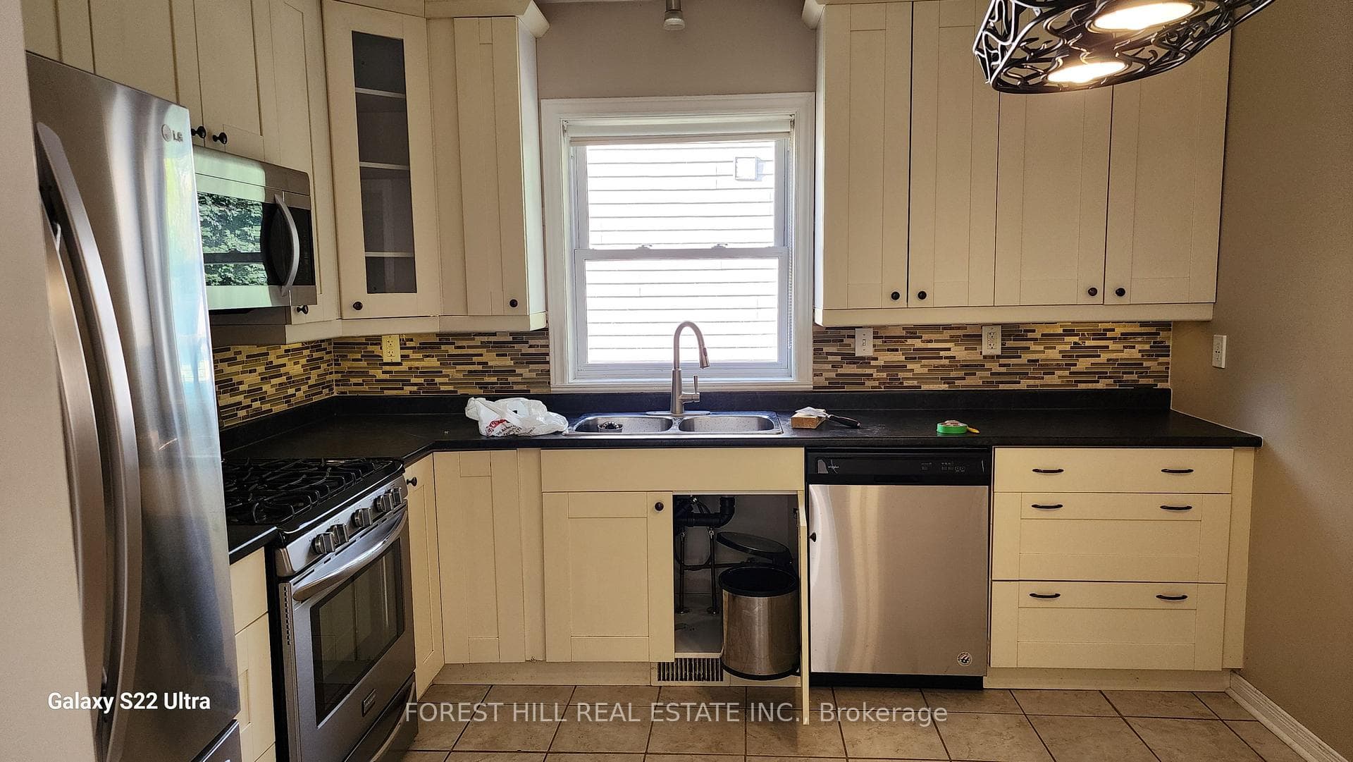 285 Burk Street photo 8
