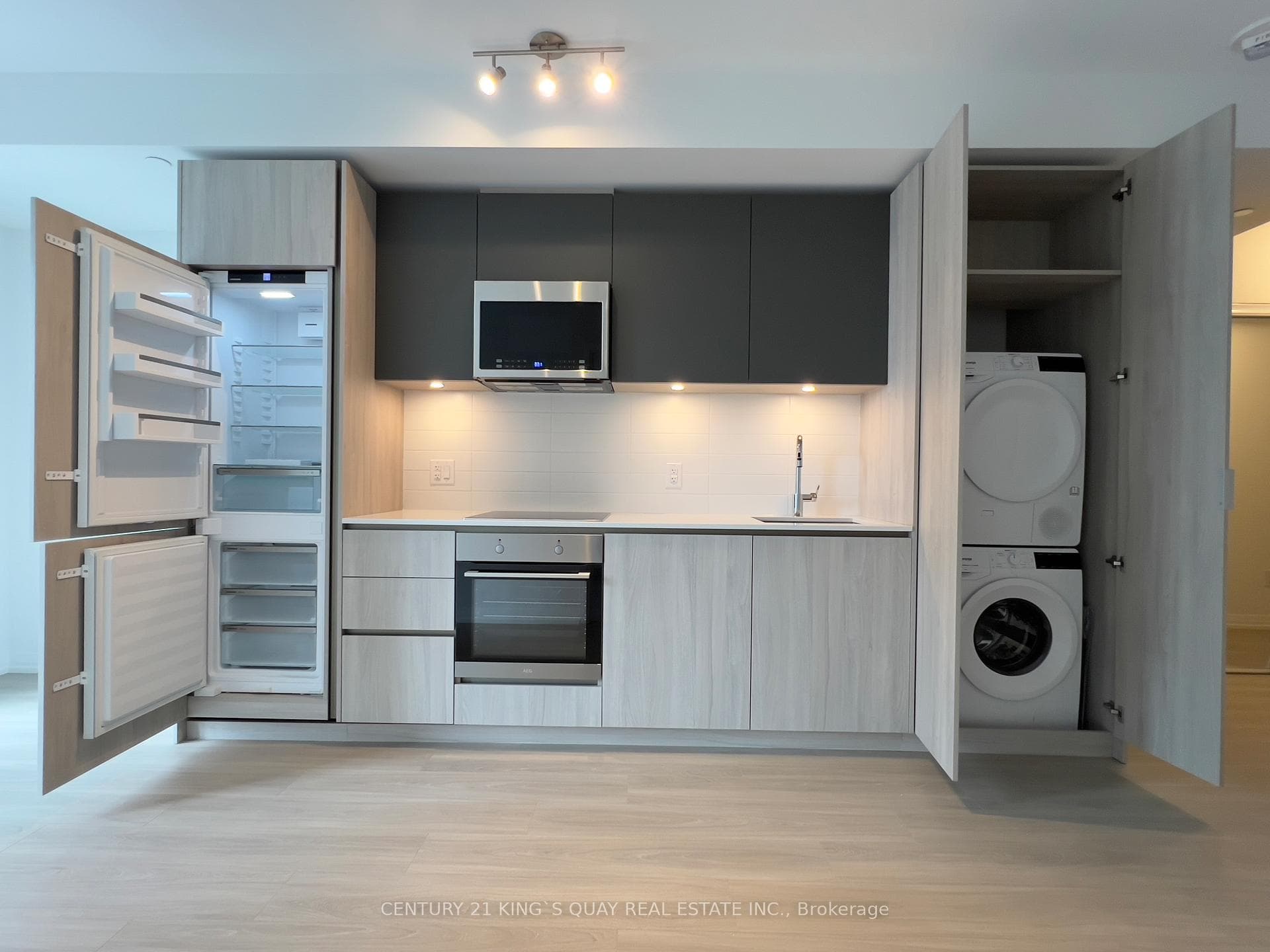28 Widmer Street Unit 3320 photo 3