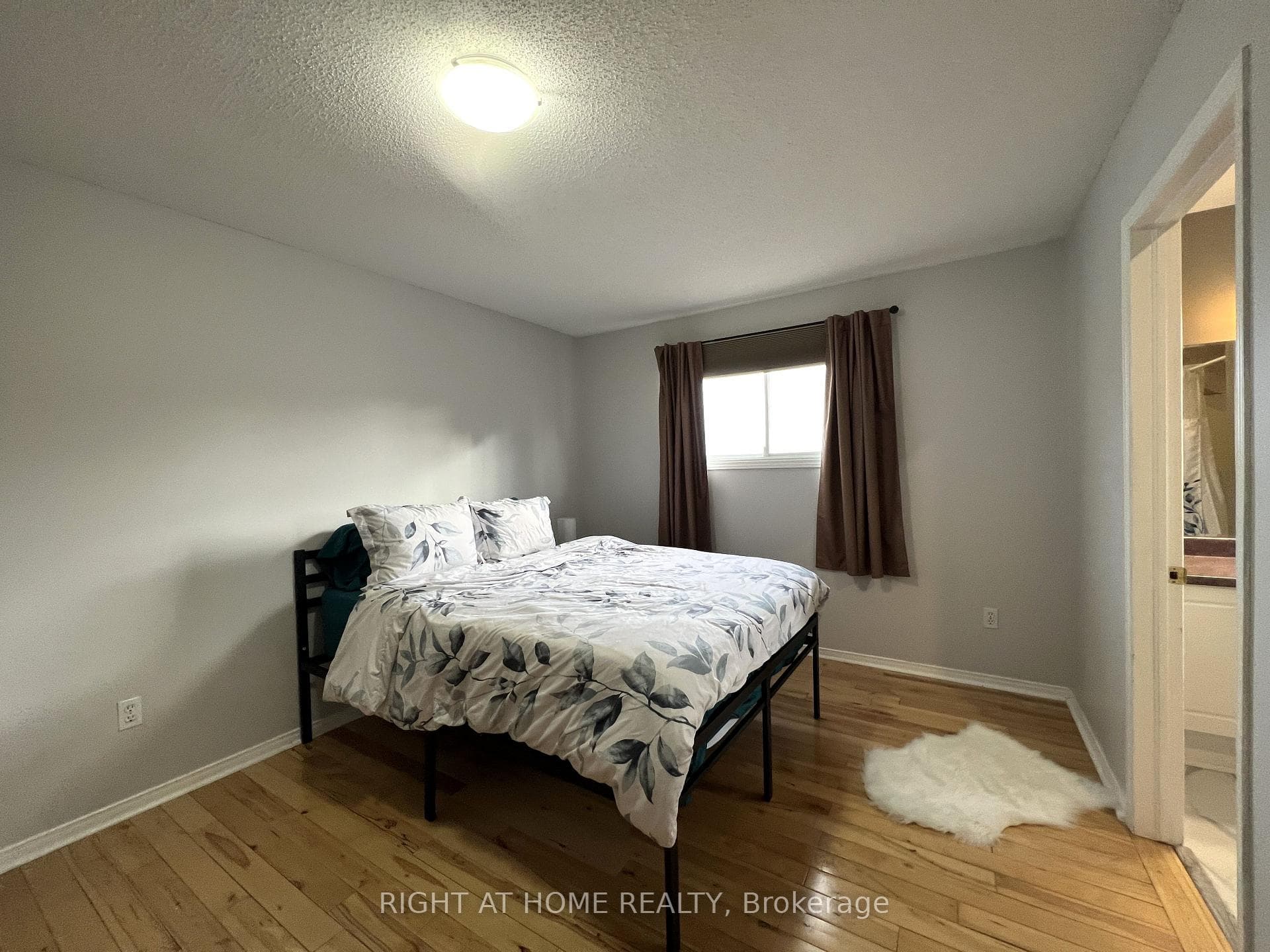 Primary bedroom with en-suite and walking closet