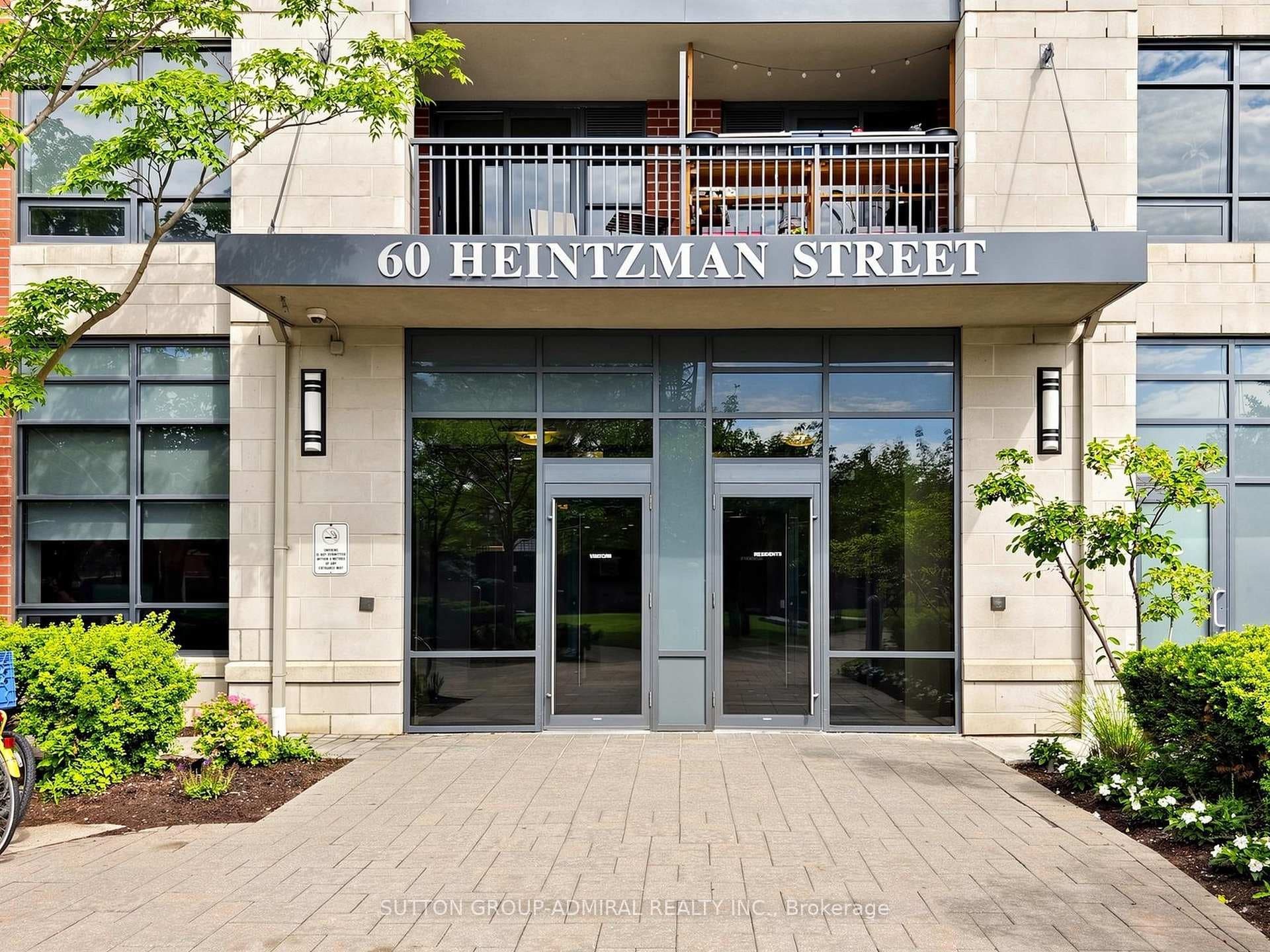 60 Heintzman Street Unit 1039 photo 2