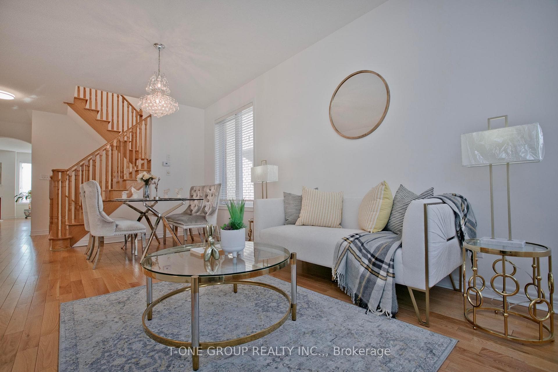 32 Alexander Lawrie Avenue photo 6
