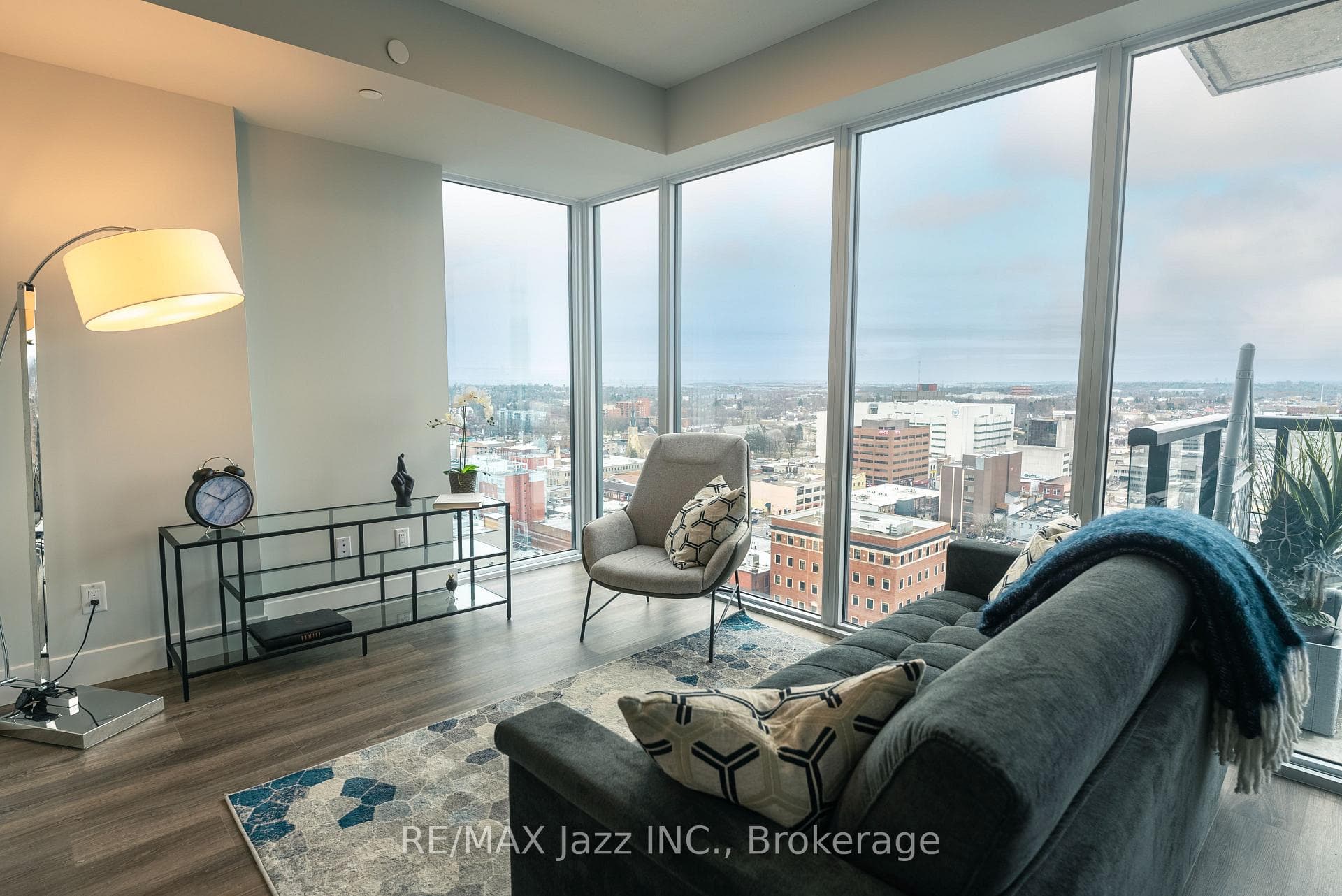 80 Bond Street Unit 606 photo 15