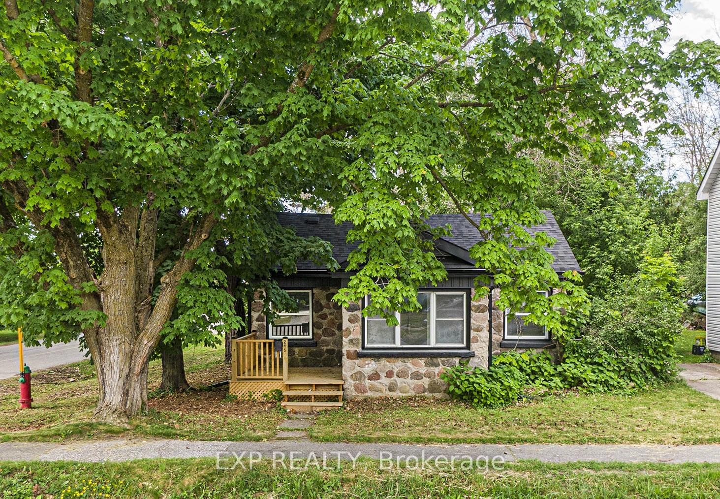 245 Front Street photo 2