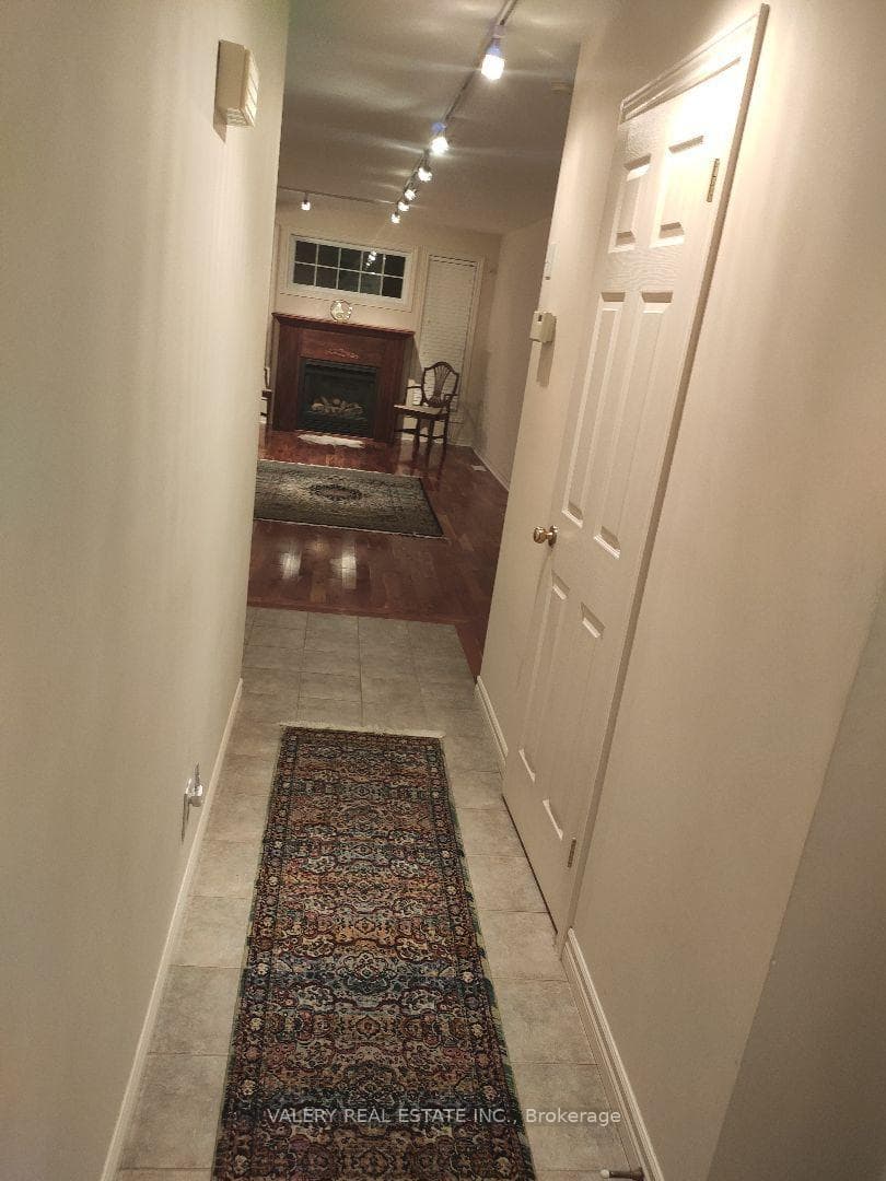 1058 Lexington Circle photo 27