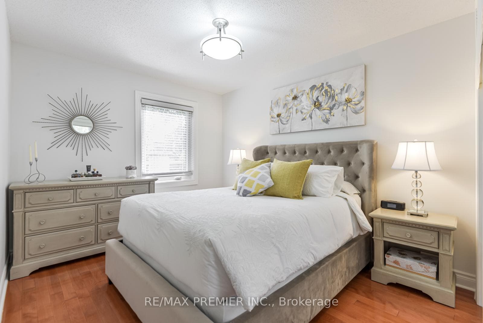 57 Lonborough Avenue photo 12