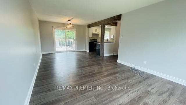 581 Laural Drive photo 12