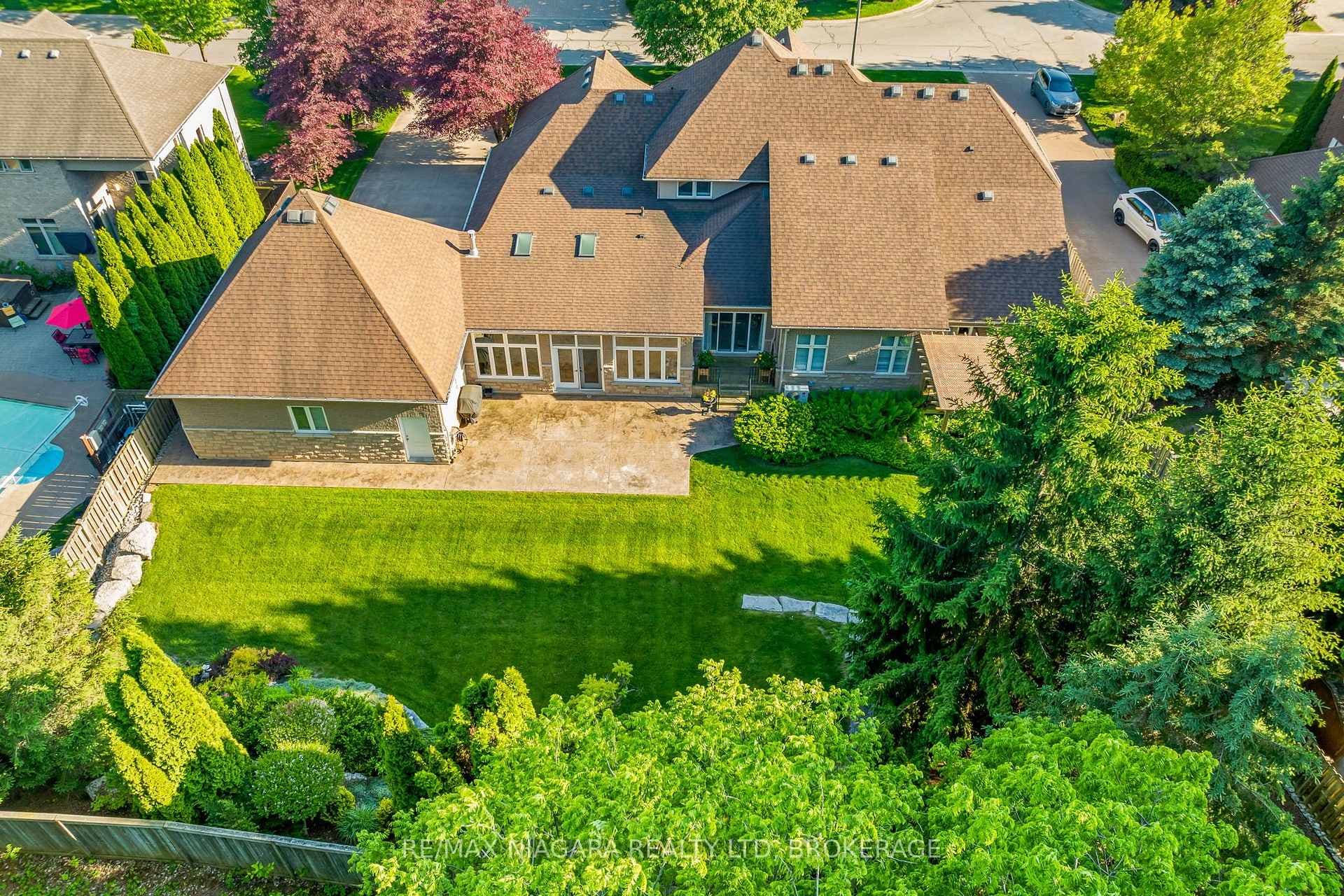 6775 Domenic Crescent photo 50