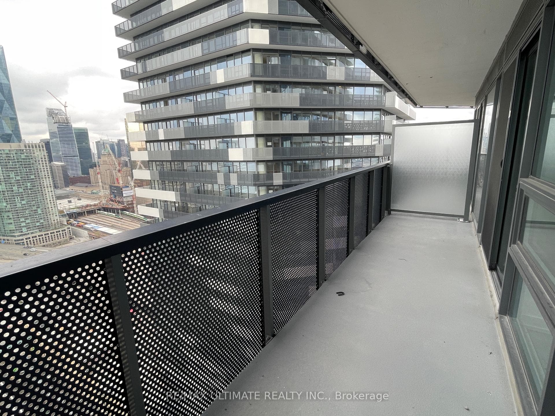 138 Downes Street Unit 3812 photo 10