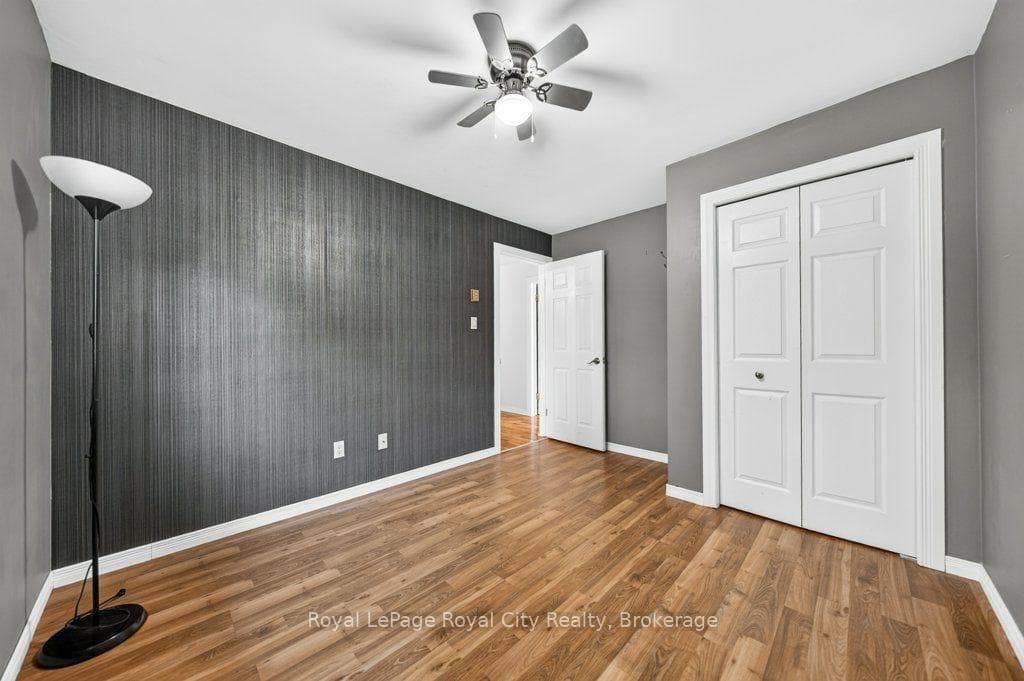 18 Springdale Boulevard photo 23