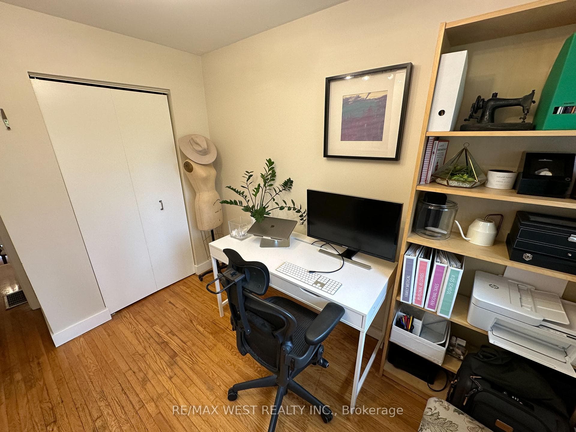 2479 Padstow Crescent photo 21