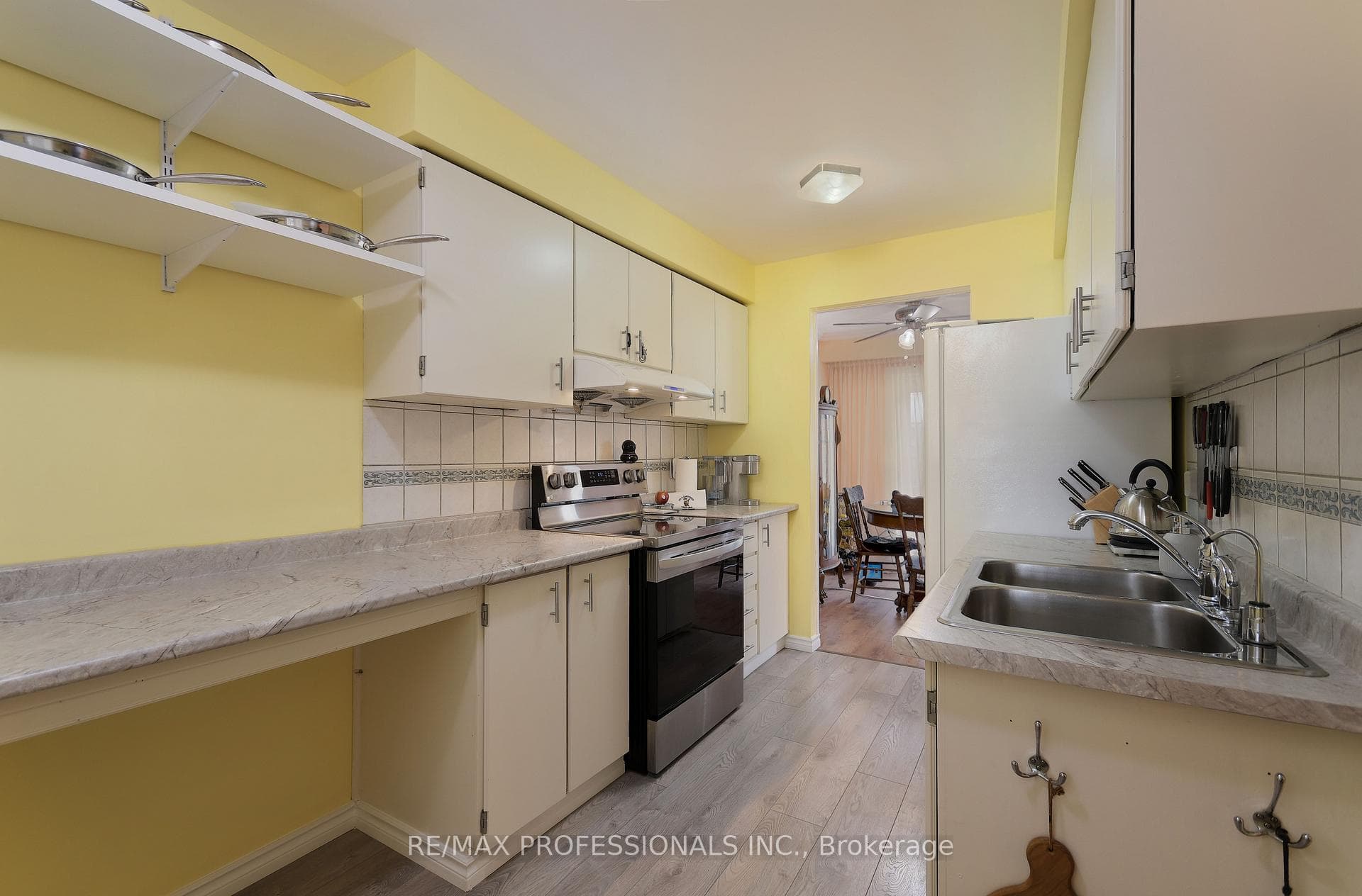 248 Royal Salisbury Way photo 11