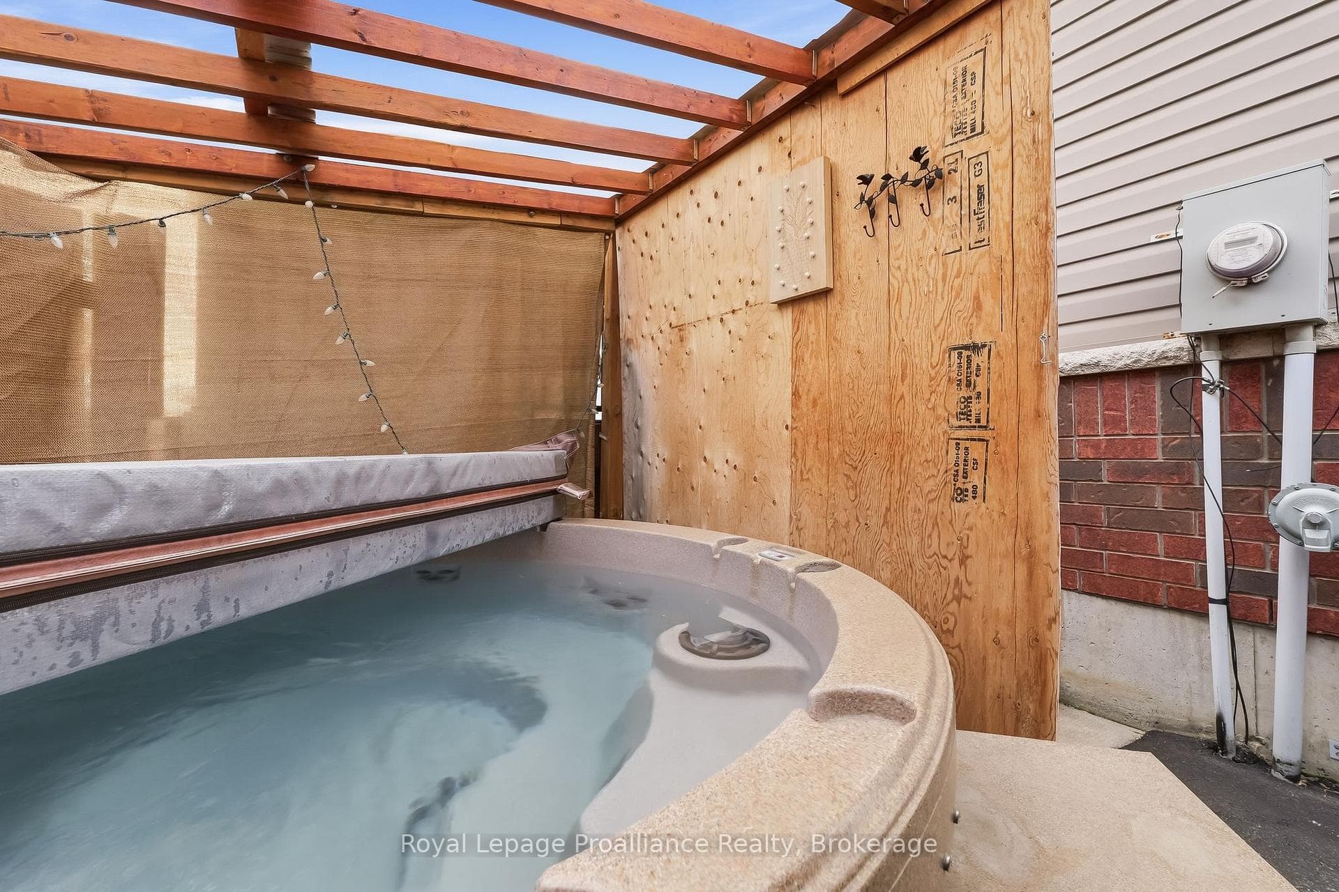 23 Empire Boulevard photo 43