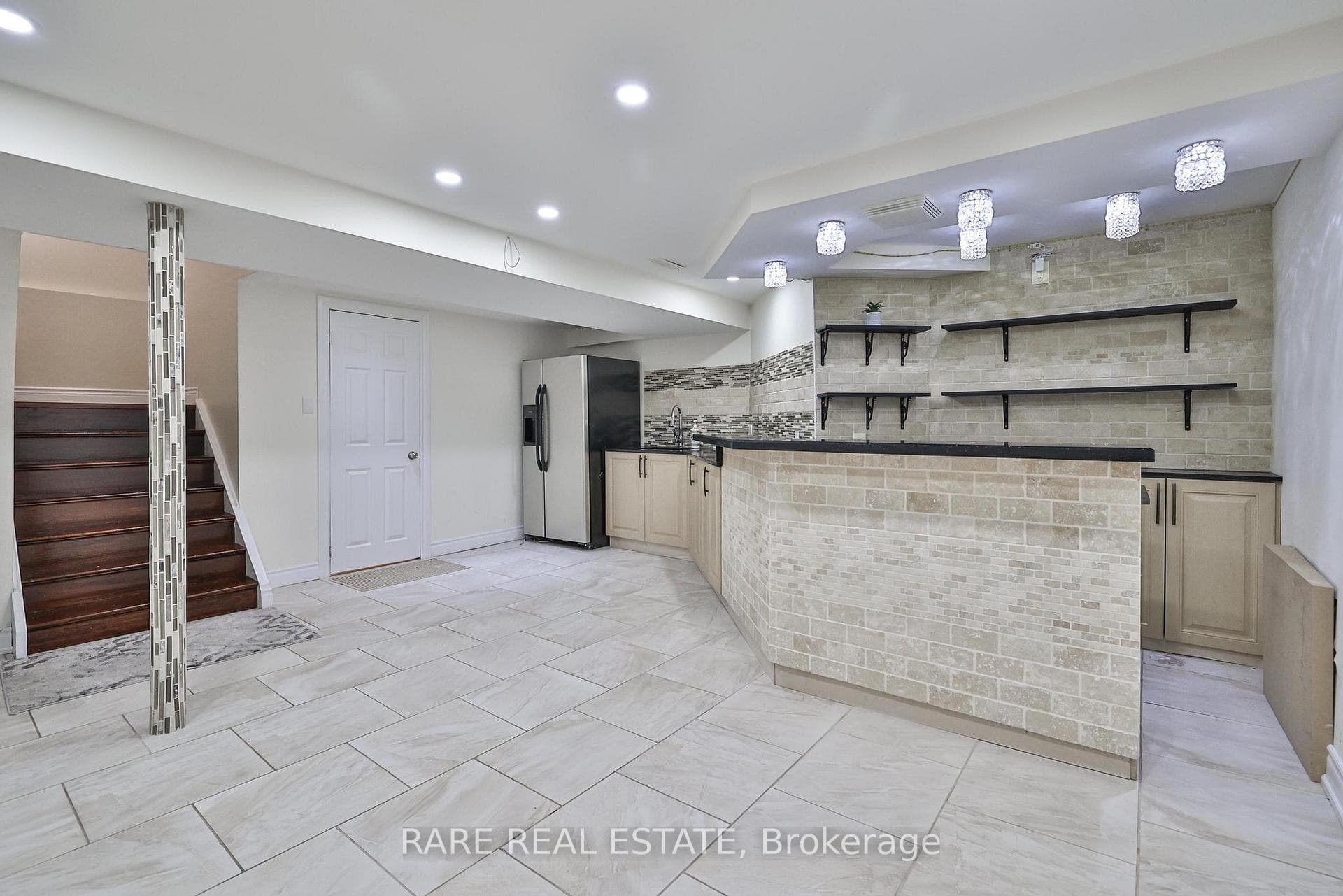3576 Cherrington Crescent photo 39