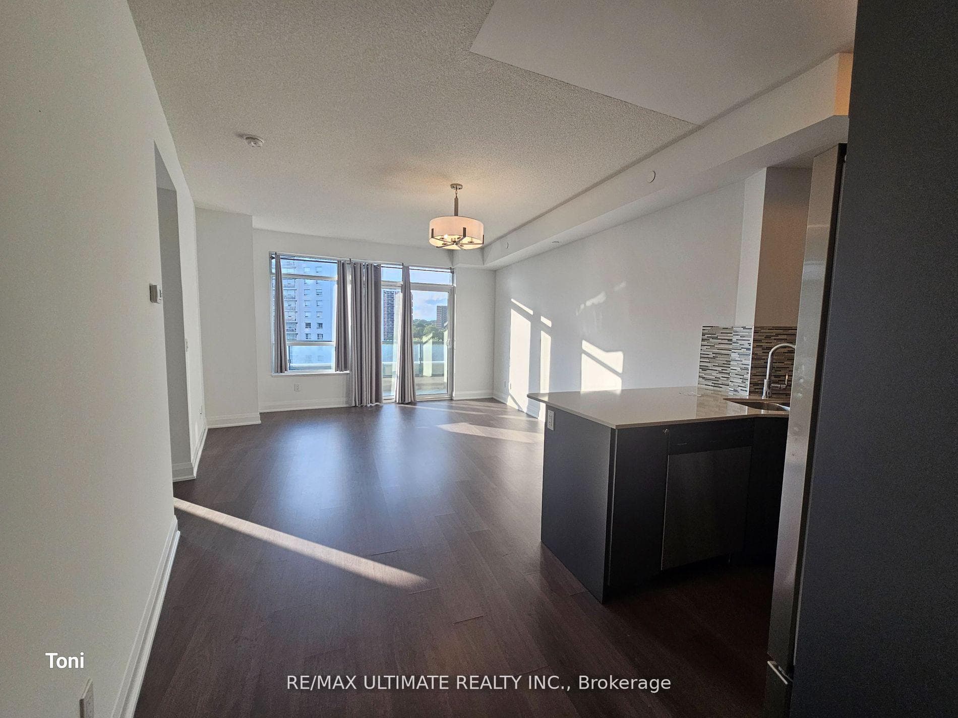 25 Fontenay Court Unit 707 photo 5