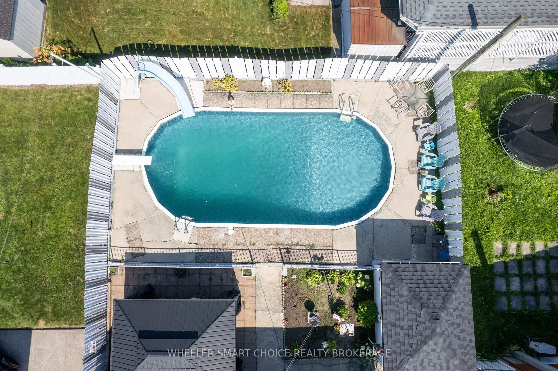 542 Anthony Street photo 3