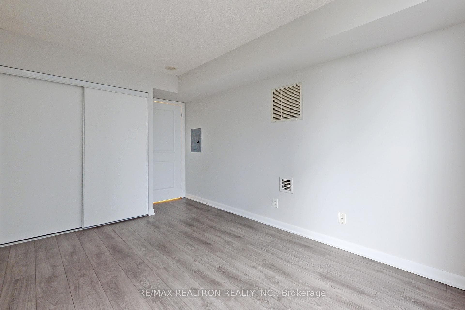 4978 Yonge Street Unit 2711 photo 17