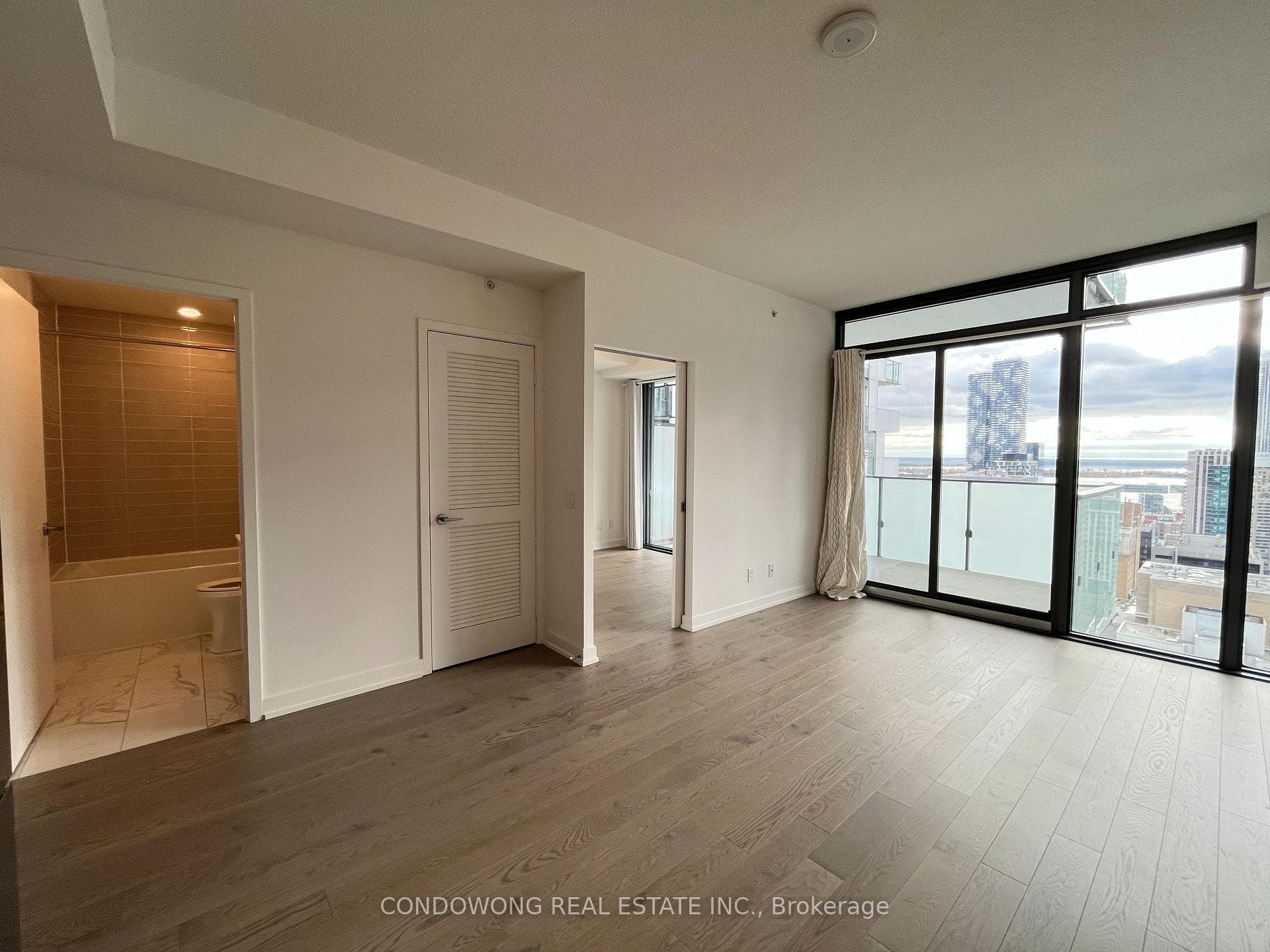 25 Richmond Street Unit 2909 photo 3