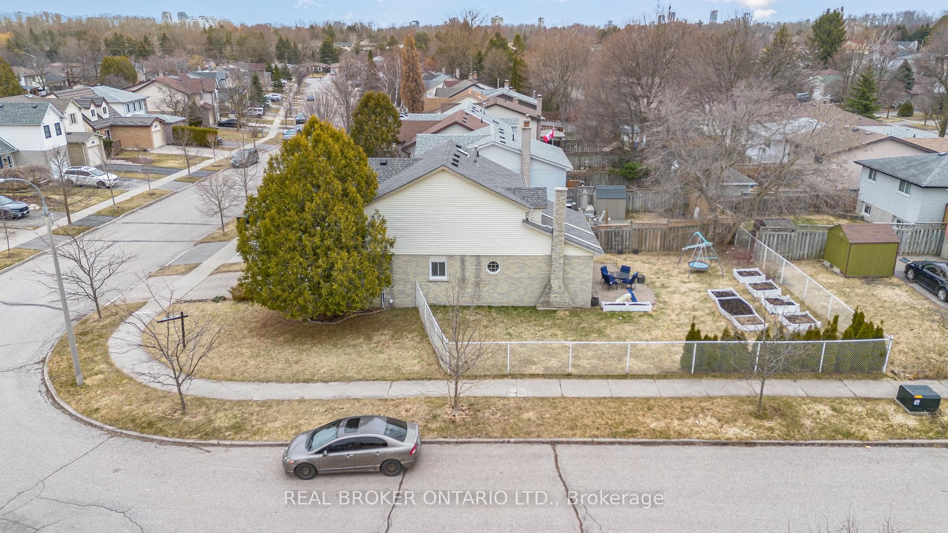 542 Drummerhill Crescent photo 25