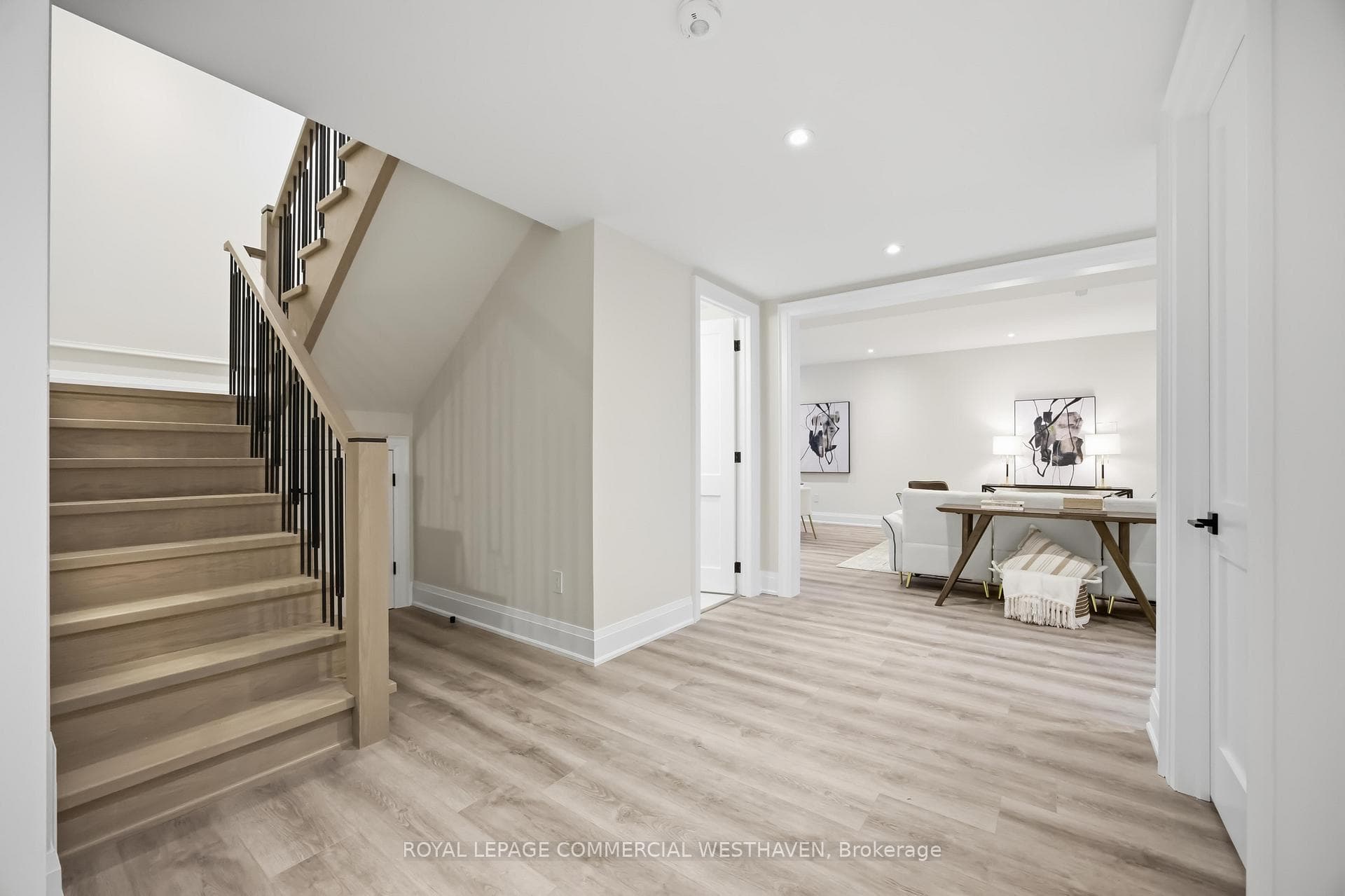 98 Charleswood Drive photo 21