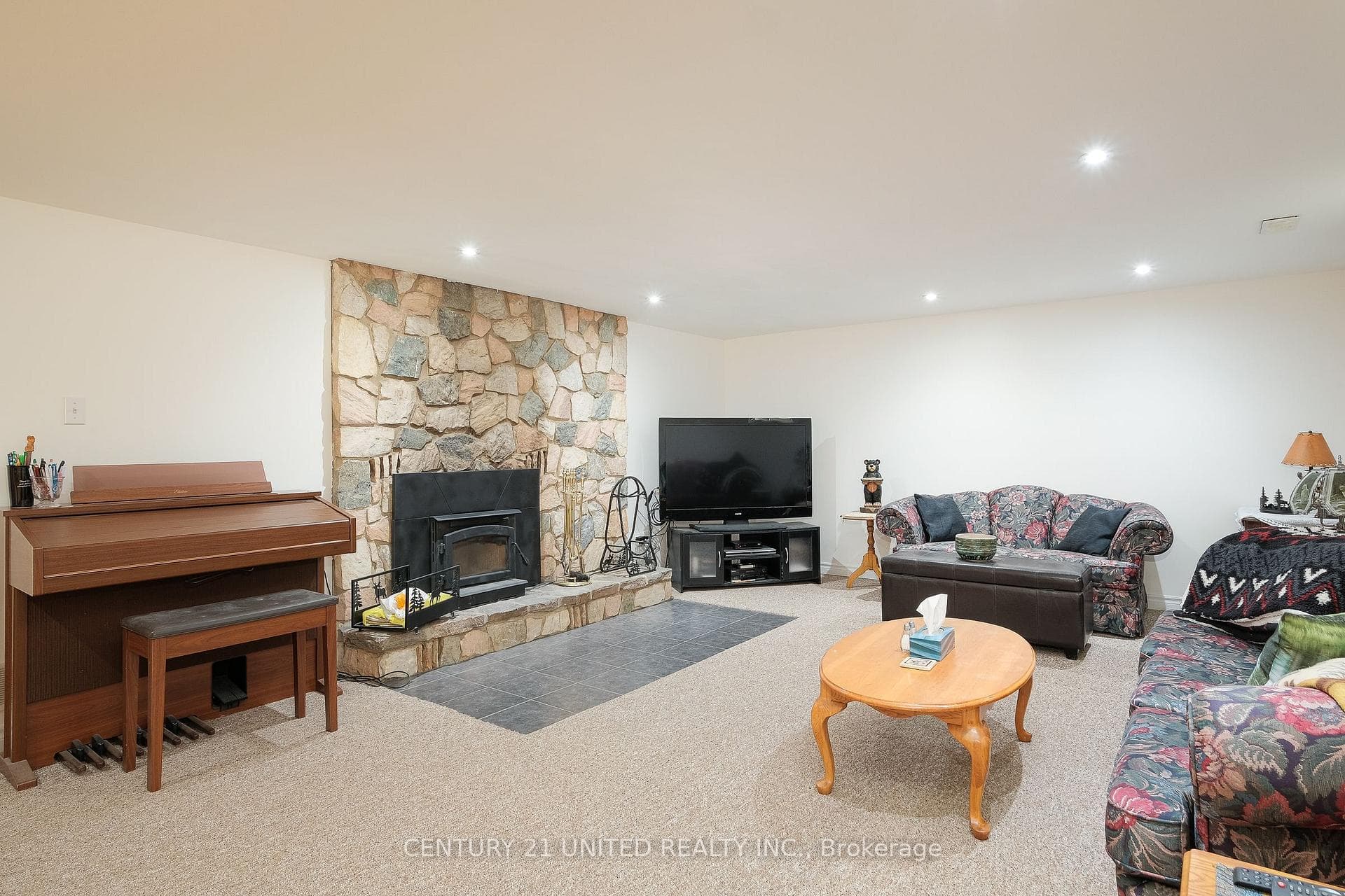 1366 Leighton Road photo 21